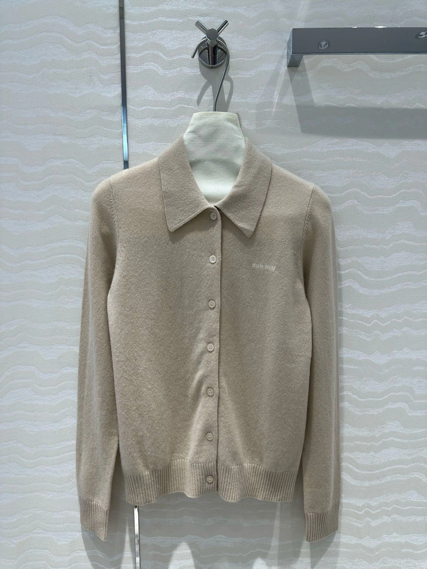 Victoria- 7iu7iu Cashmere 3colour item:D-F240H2612-3