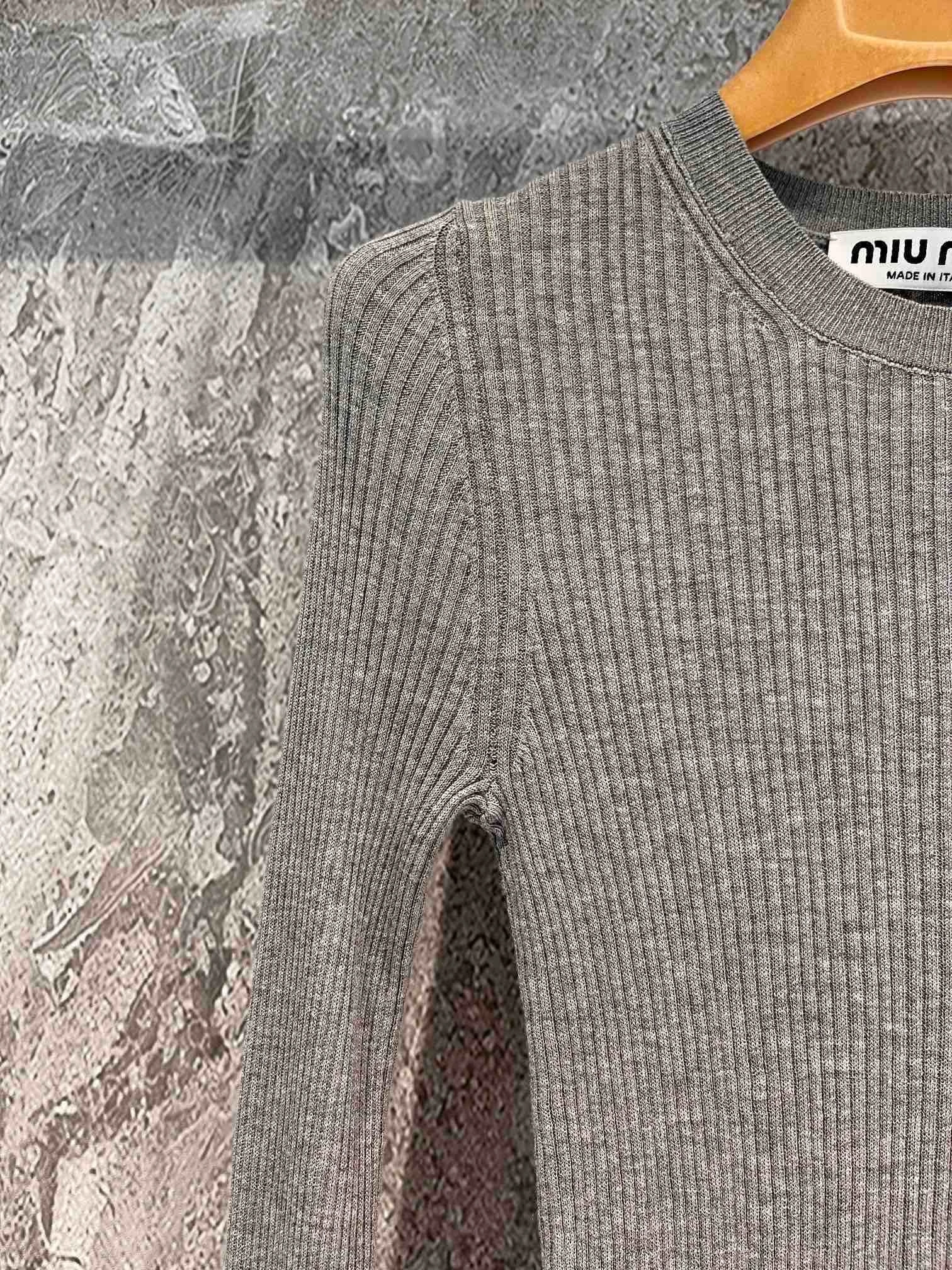 &Victoria- 7iu7iu Cashmere Real silk 2colour item:D-F240G1019-2