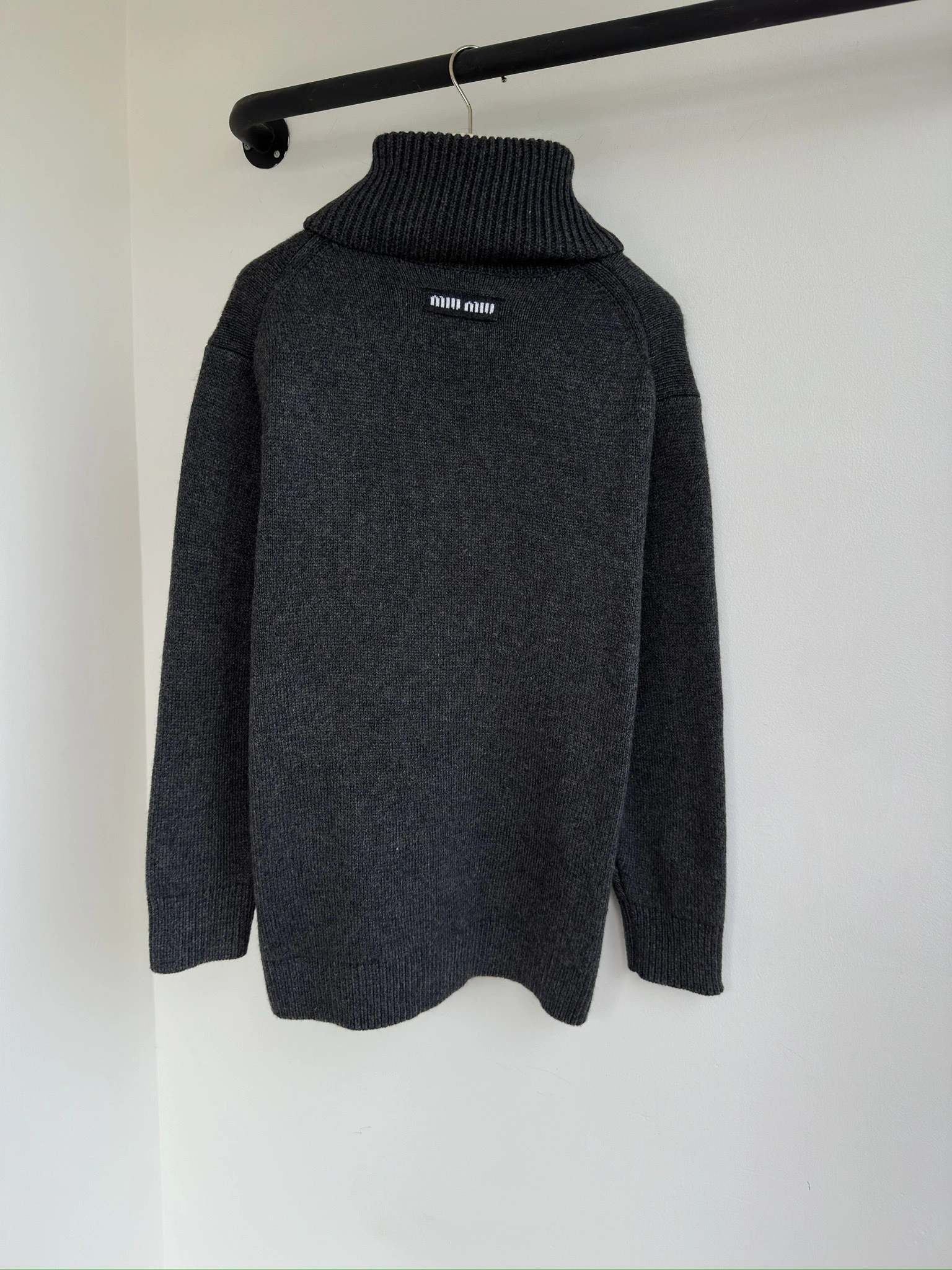 Victoria- 7iu7iu Cashmere Silkworm item:D-F245J3025