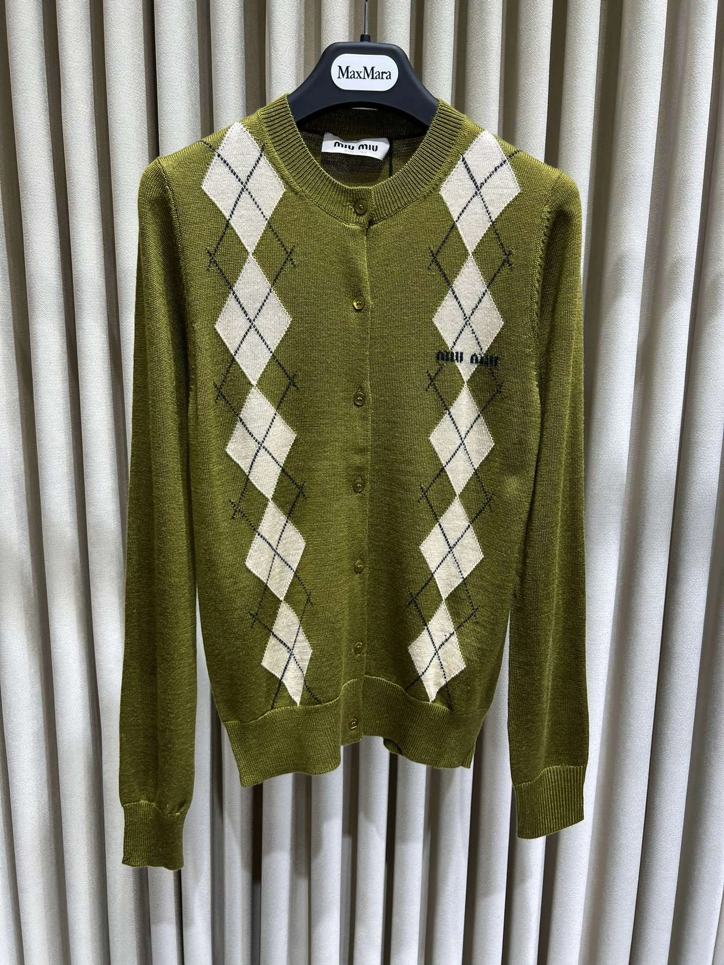 Victoria- 7iu7iu Cashmere item:D-F140J5209
