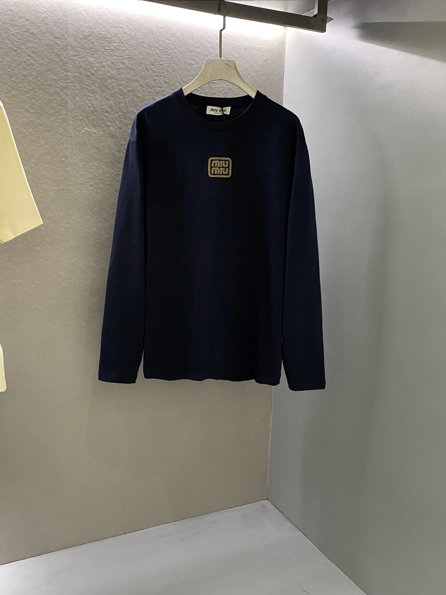 Victoria- 7iu7iu Embroidery oversized item:D-F361H3131
