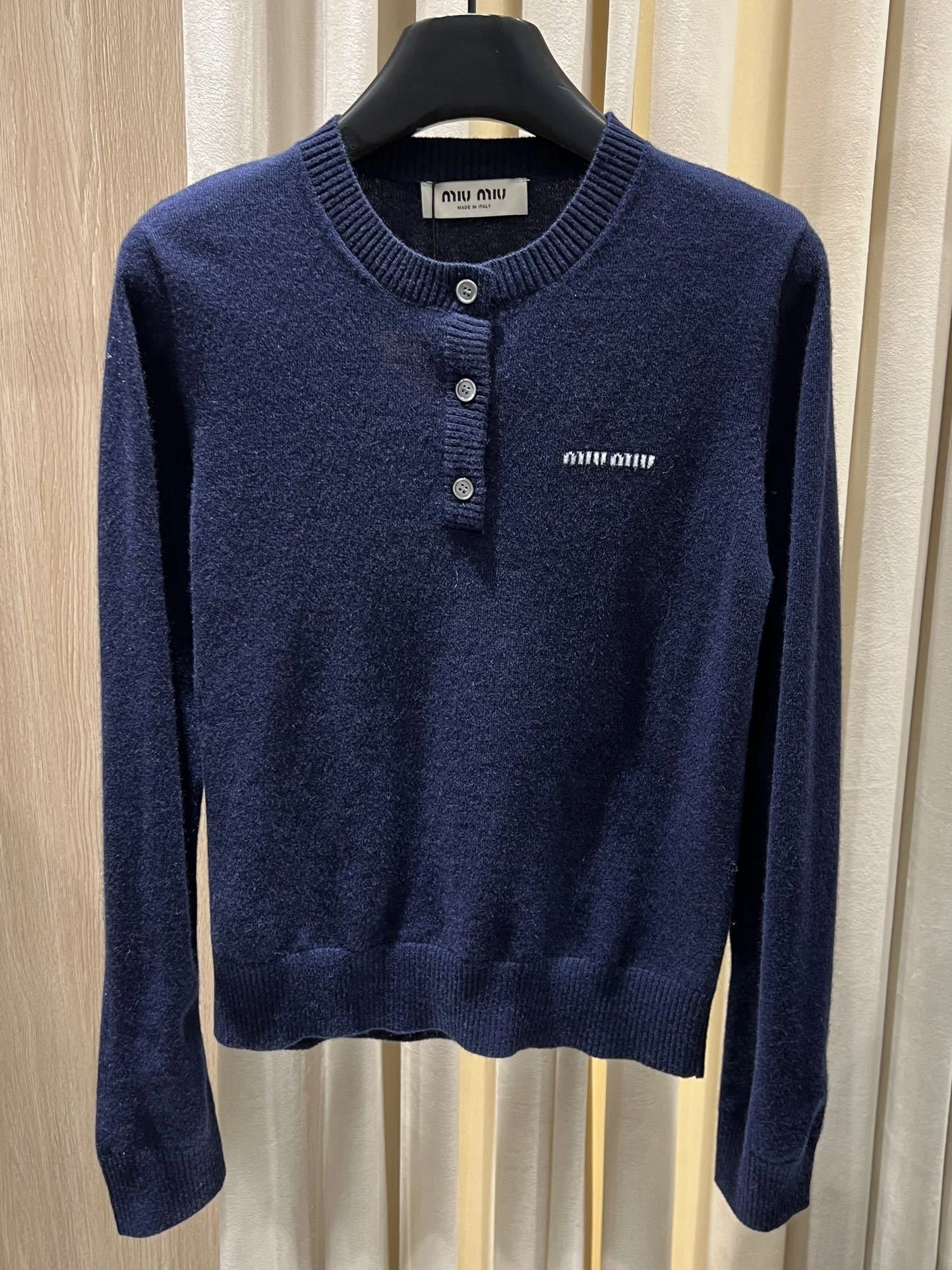 Victoria- 7iu7iu Extrafine Merino Wool embroidery item:E-F140K1676H