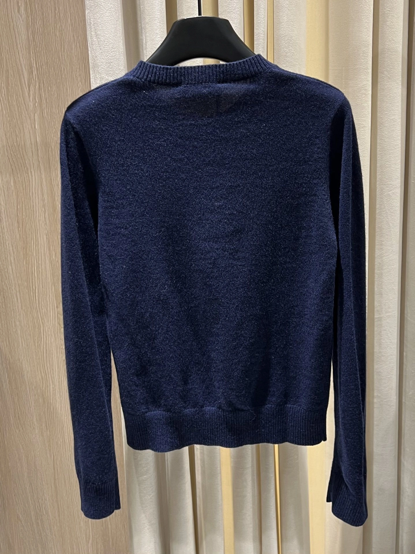 Victoria- 7iu7iu Extrafine Merino Wool embroidery item:E-F140K1676H