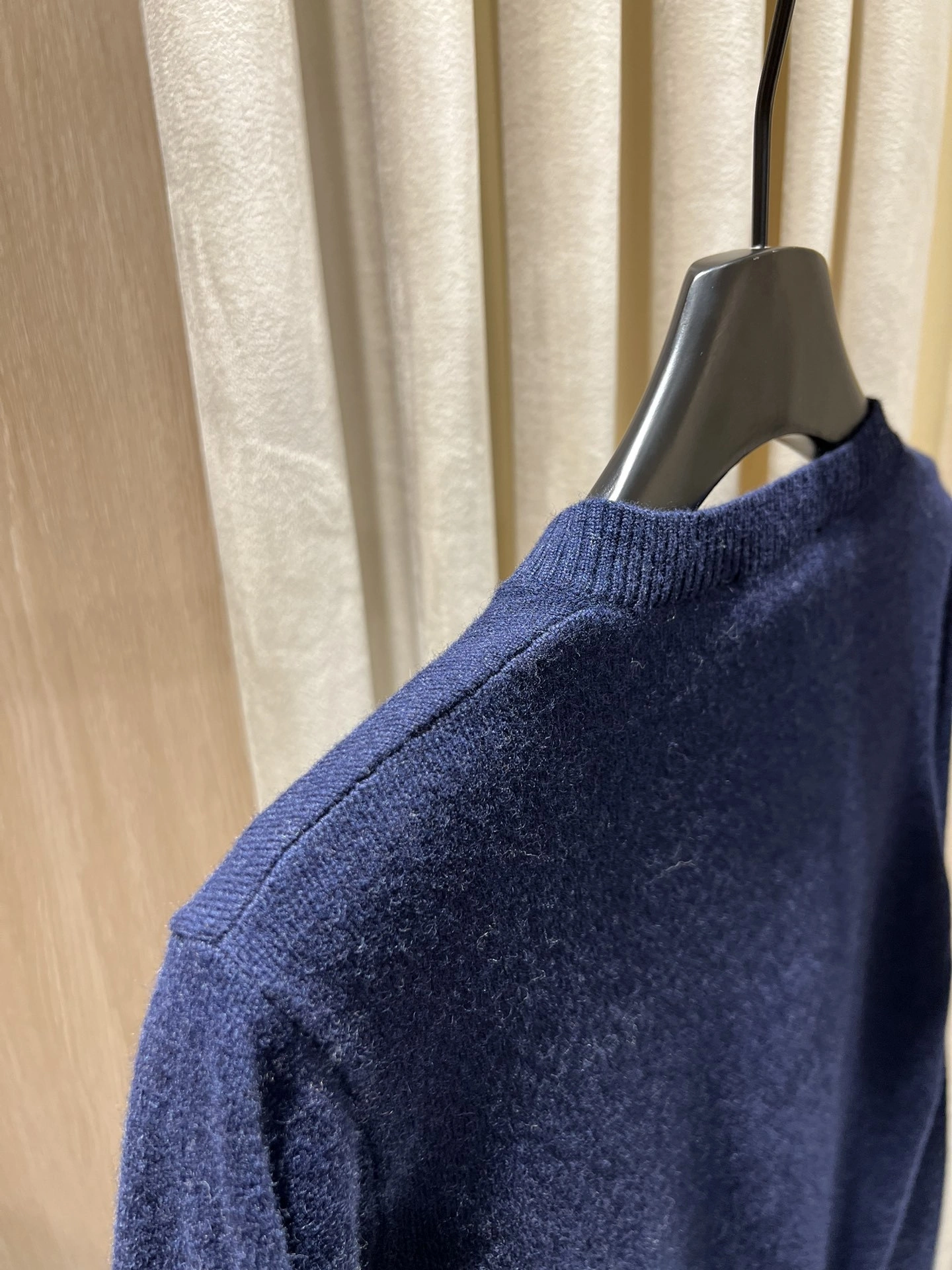 Victoria- 7iu7iu Extrafine Merino Wool embroidery item:E-F140K1676H