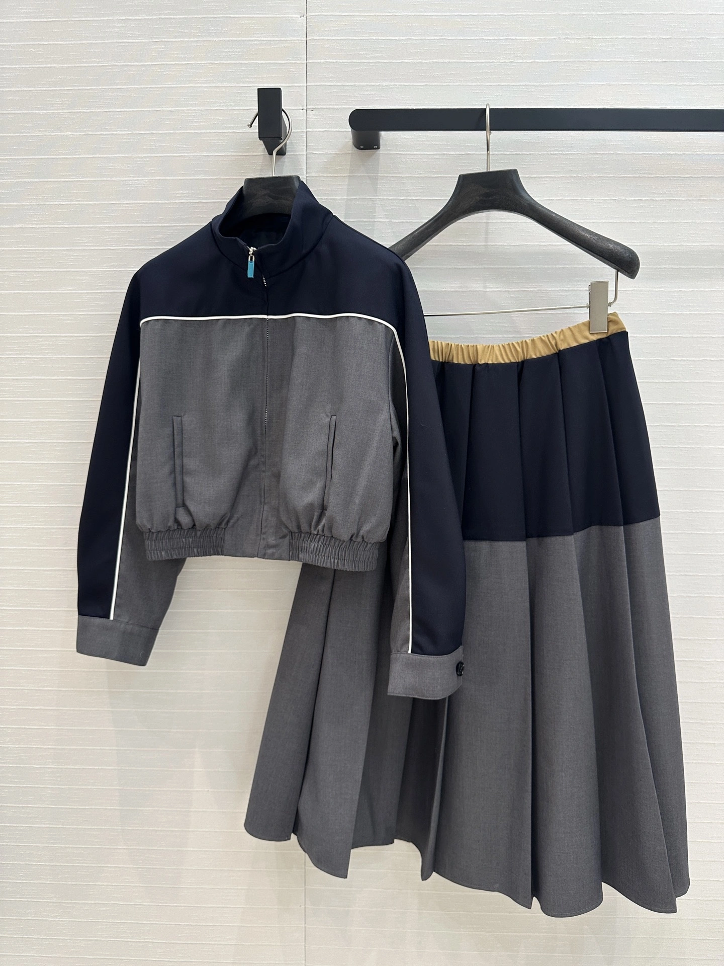 Victoria- 7iu7iu Suit item:E-F240B2306