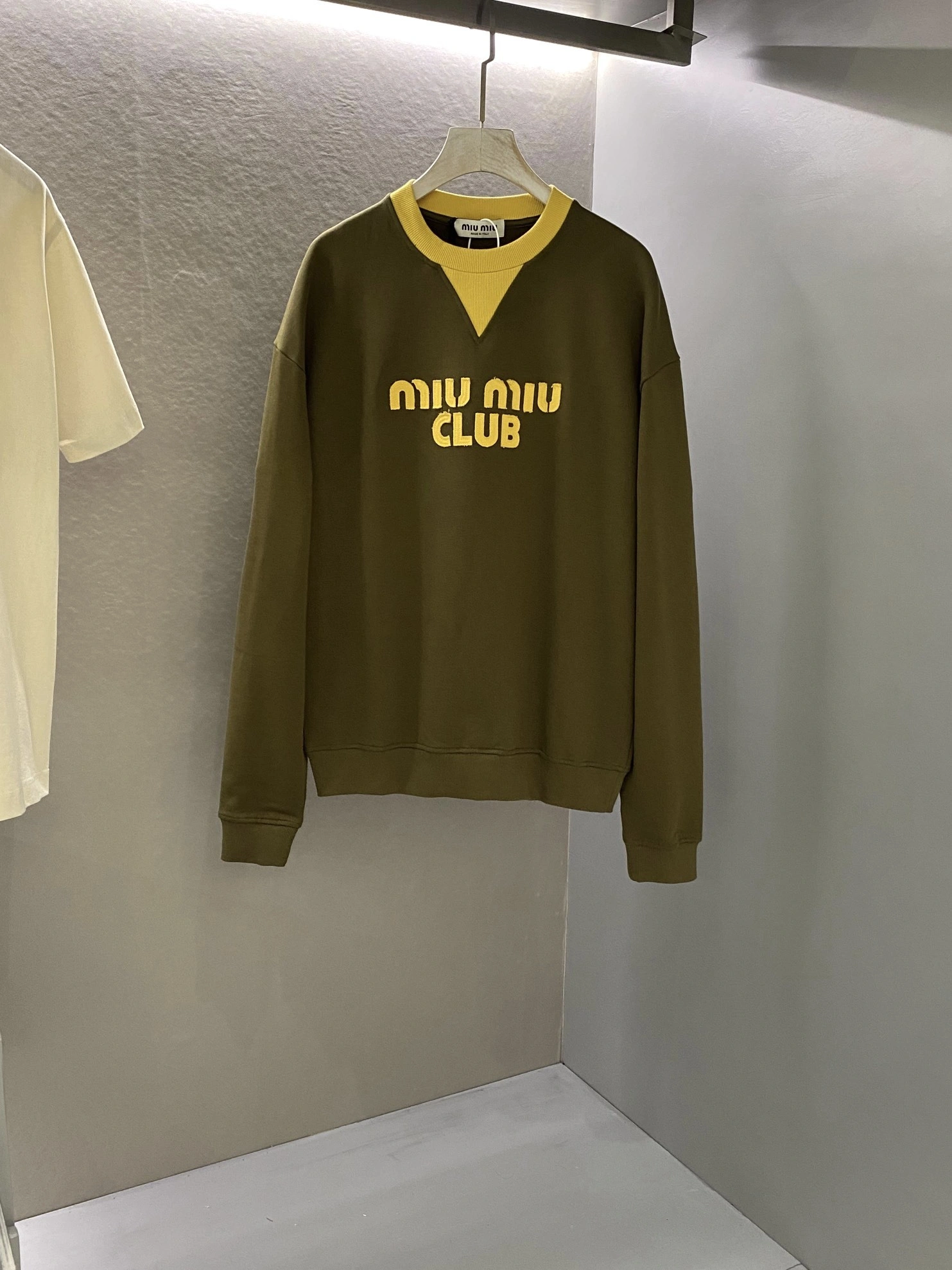 Victoria- 7iu7iu oversized item:D-F361H3130