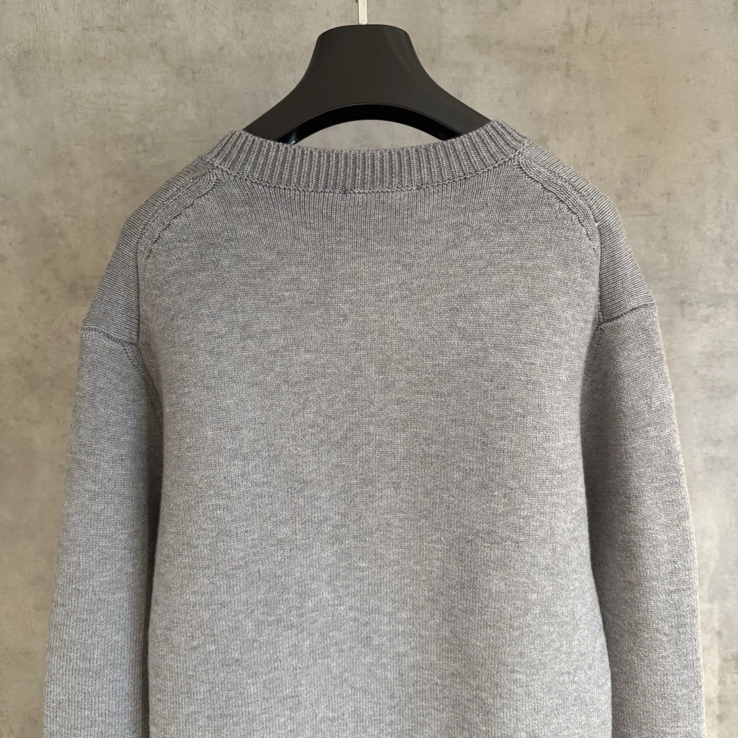 Victoria- 7iu7iu wool embroidery oversize item:E-F000H2201