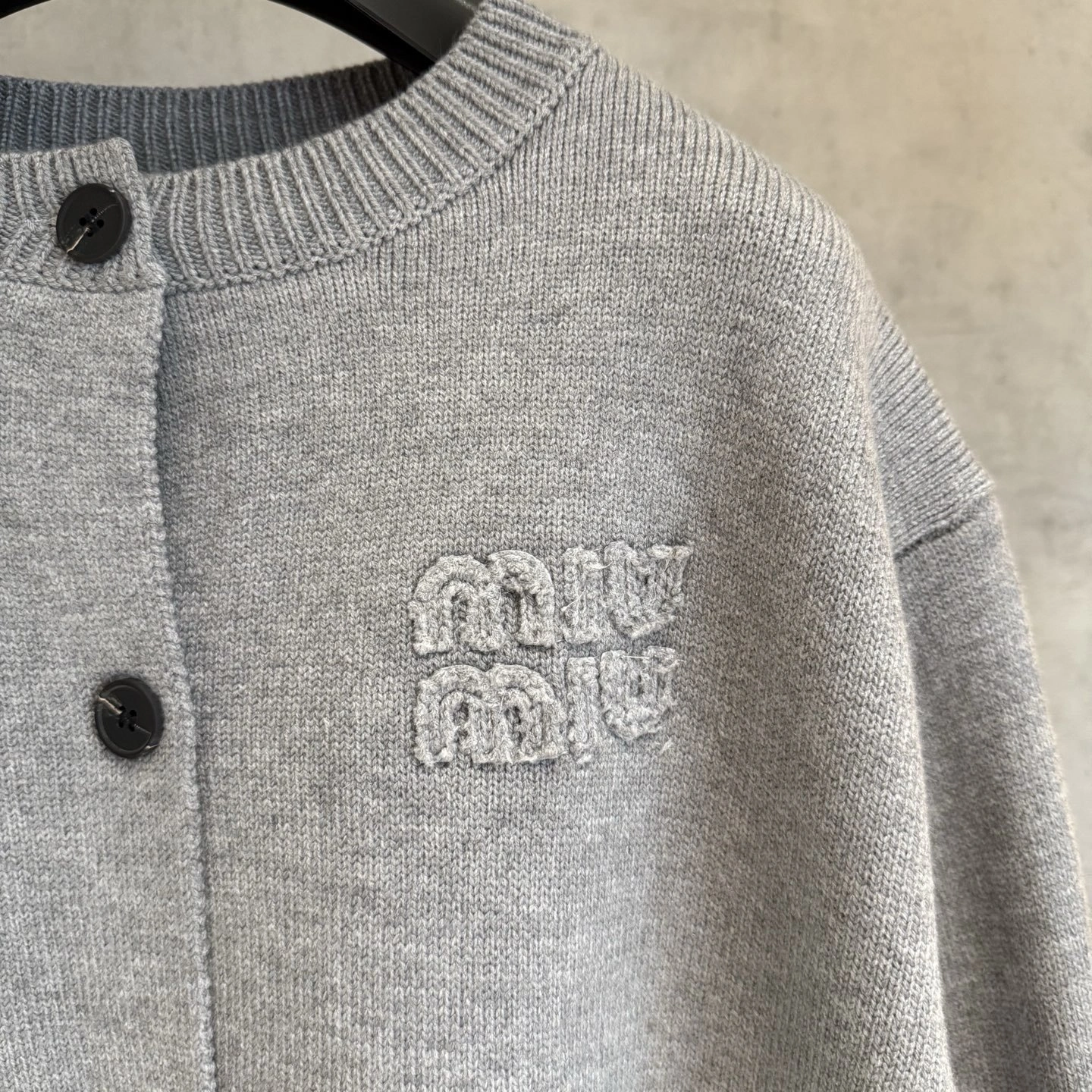 Victoria- 7iu7iu wool embroidery oversize item:E-F000H2201