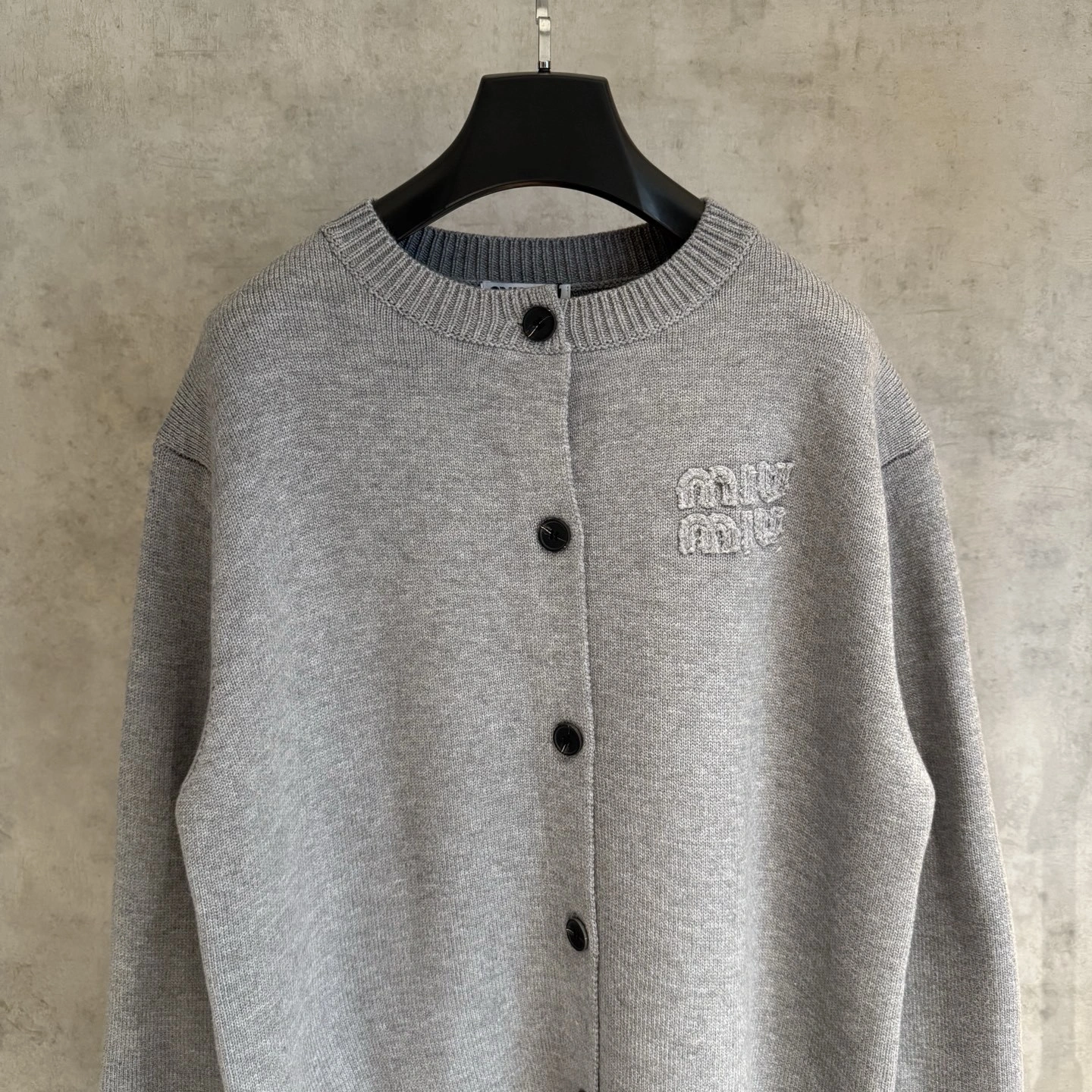 Victoria- 7iu7iu wool embroidery oversize item:E-F000H2201