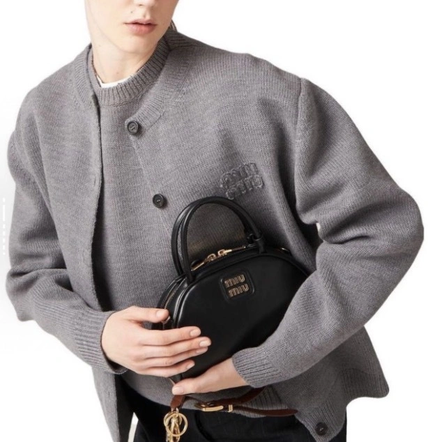 Victoria- 7iu7iu wool embroidery oversize item:E-F000H2201