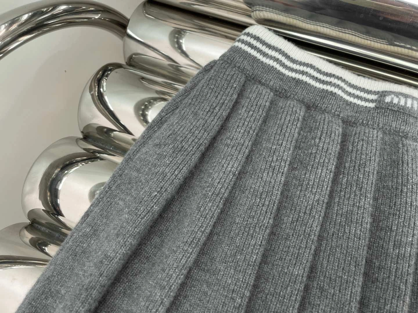 Victoria--7iu7iu wool item: E-F245C1197H