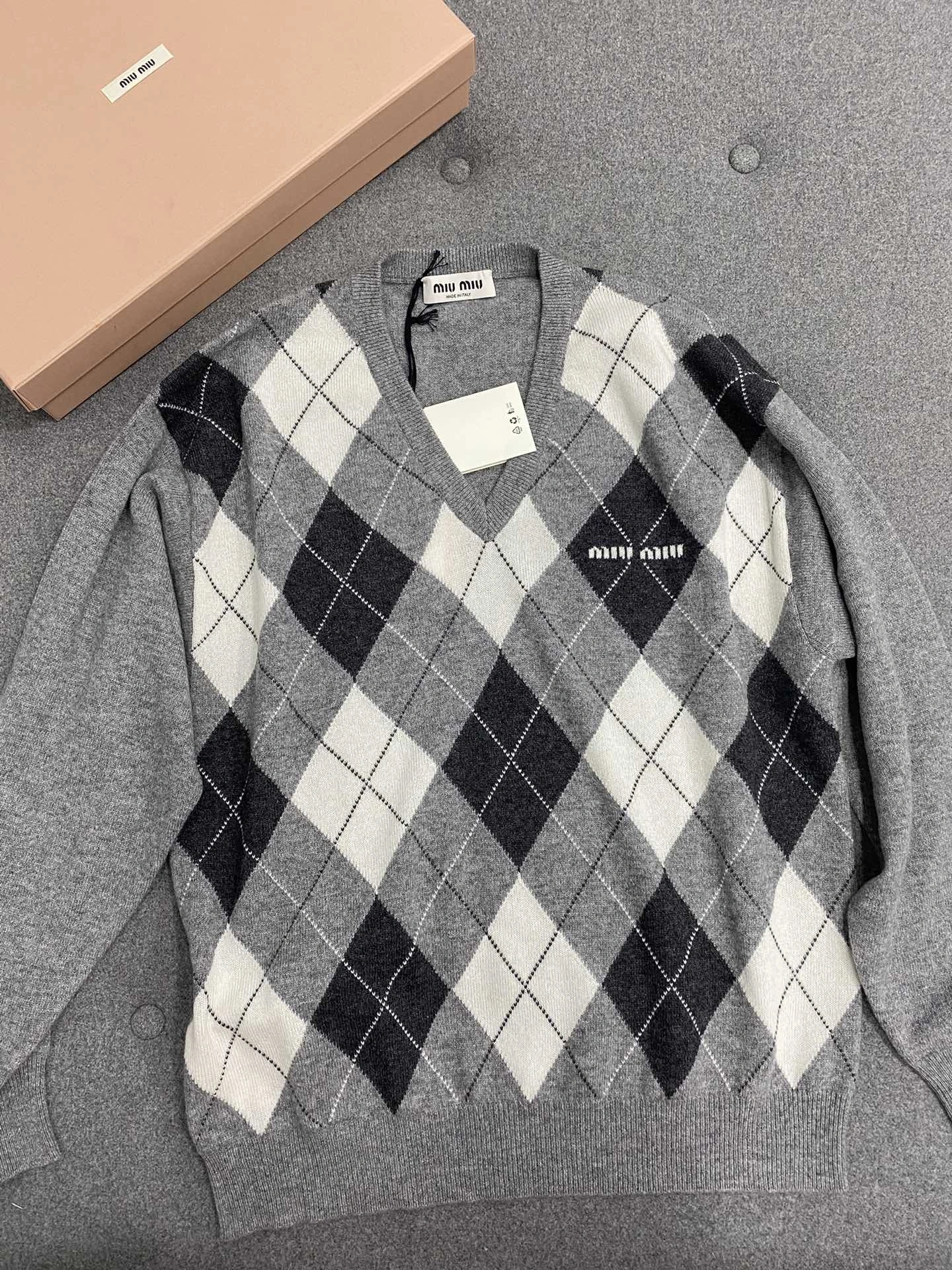 Victoria- 7iu7iu wool item:C-F801K3031