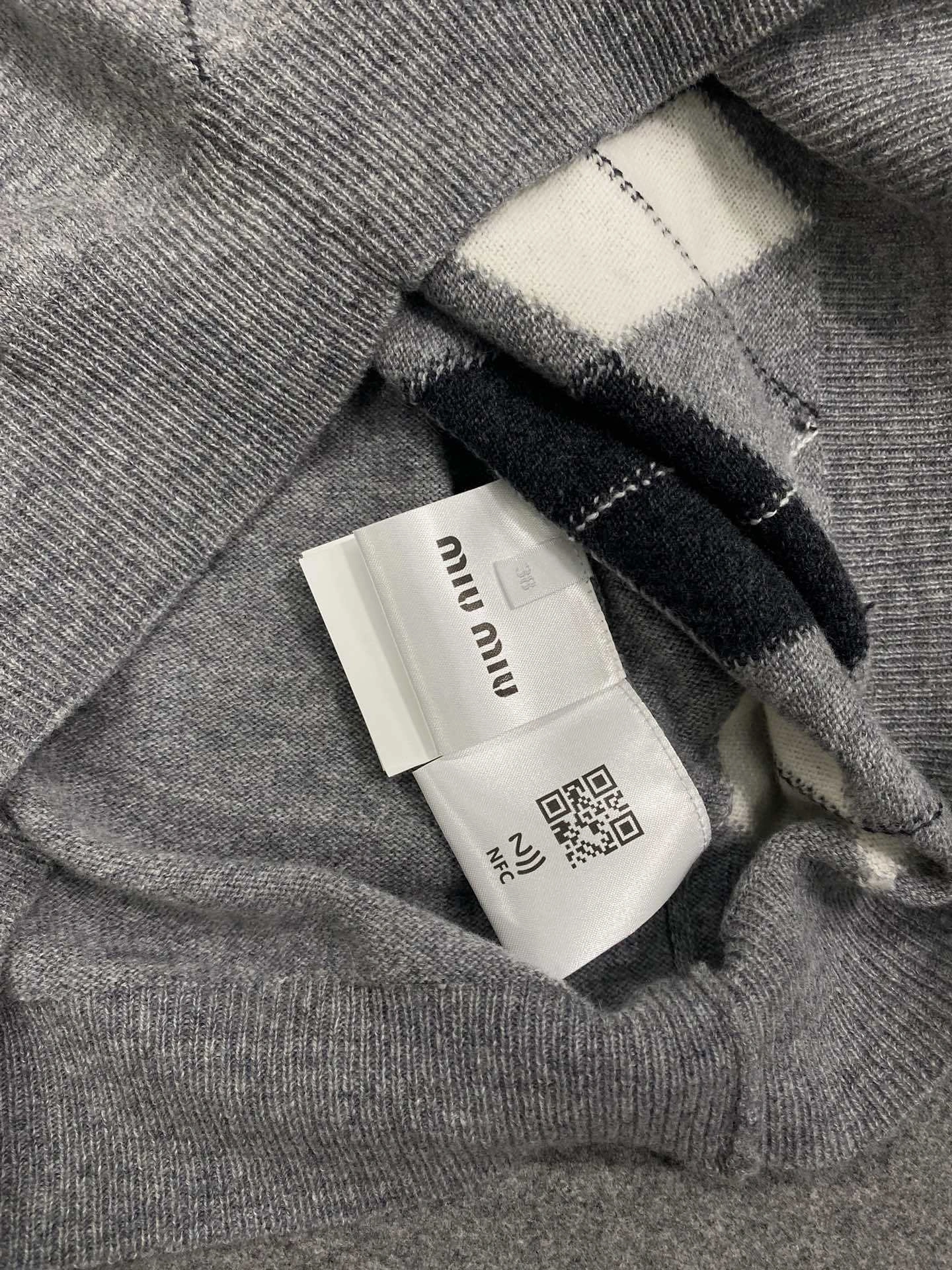 Victoria- 7iu7iu wool item:C-F801K3031