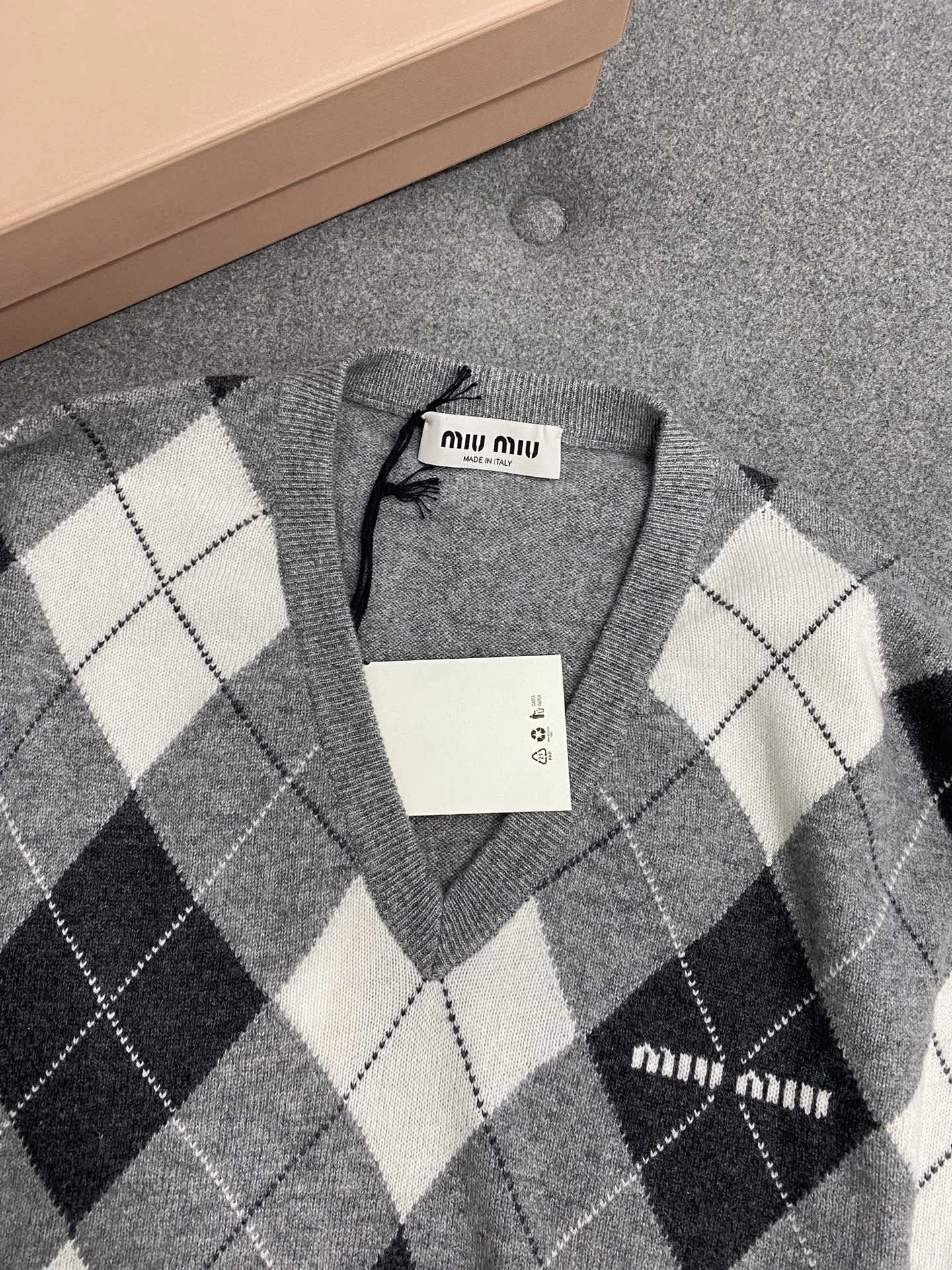Victoria- 7iu7iu wool item:C-F801K3031
