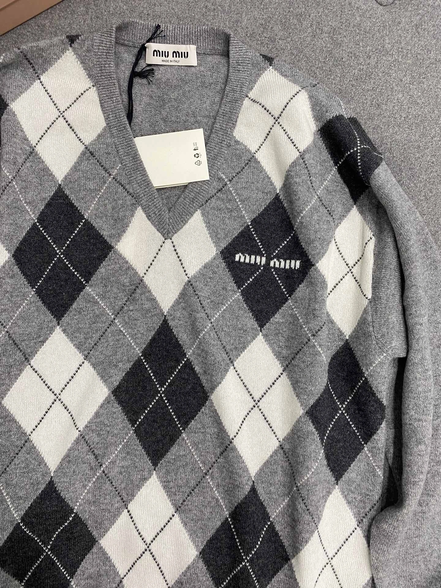 Victoria- 7iu7iu wool item:C-F801K3031