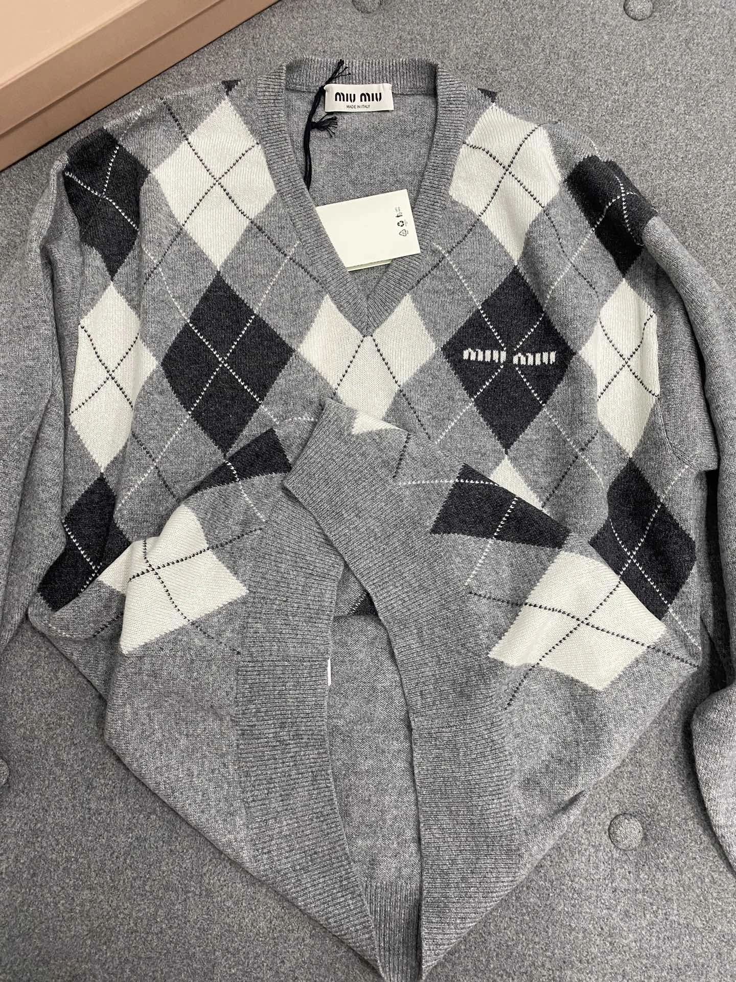 Victoria- 7iu7iu wool item:C-F801K3031