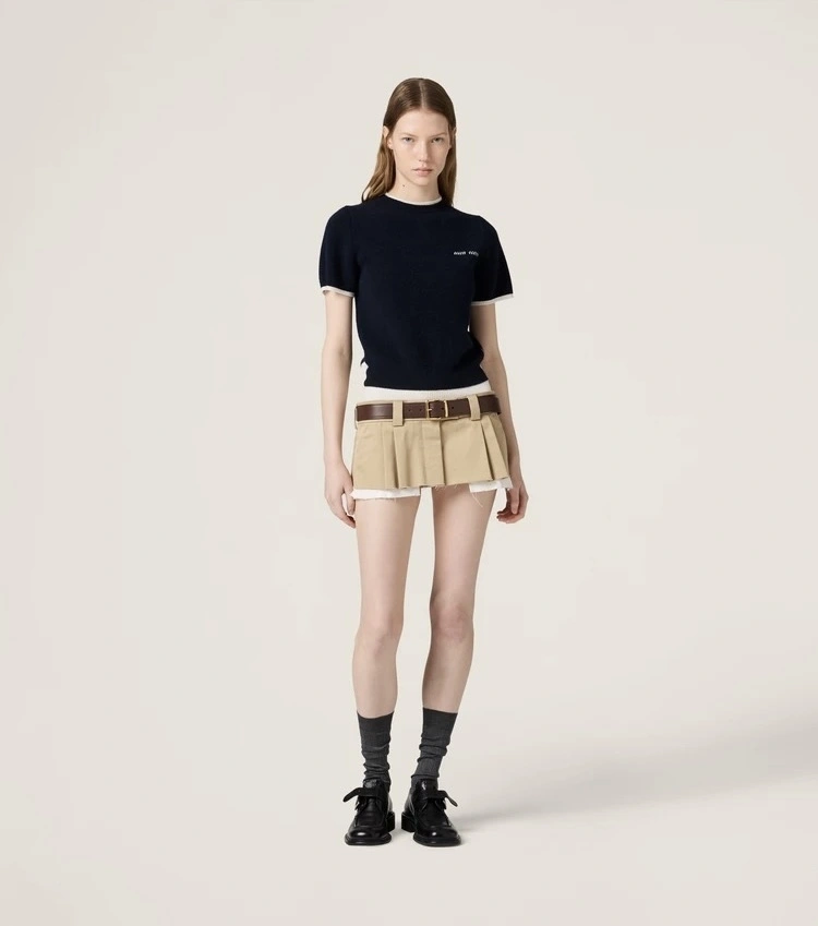 &Victoria- 7iu7iu wool item:E-F044I0214