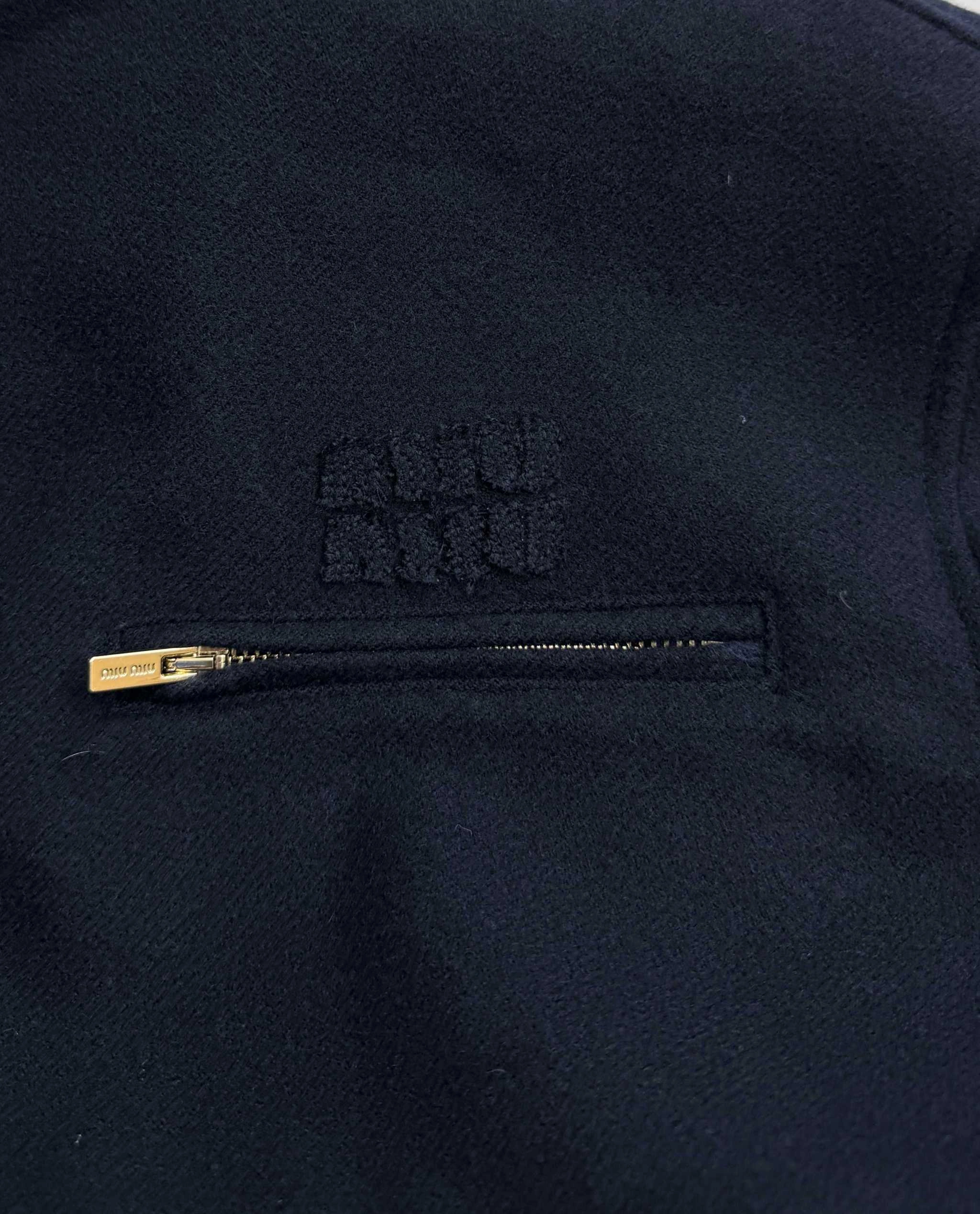 Victoria- 7iu7iu wool item:E-F431J2617