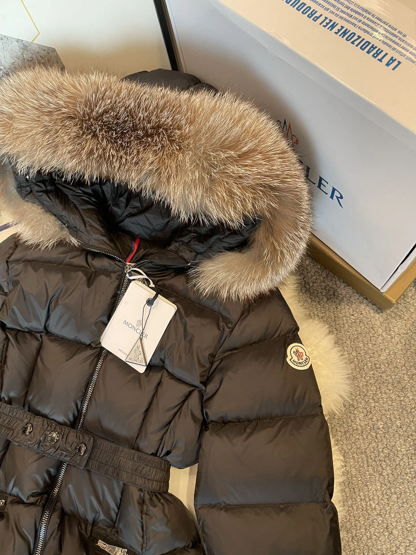 Victoria- 7o9385r Down Jacket 3colour item:D-F205I0809-3