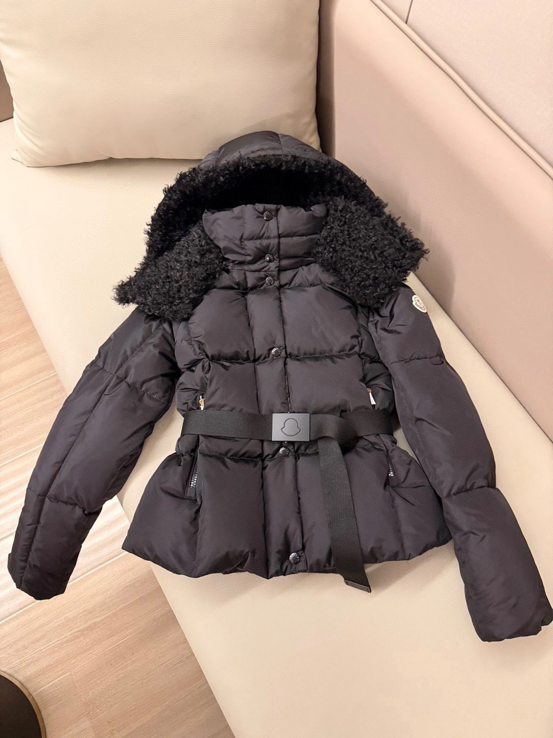 Victoria- 7o9385r Down jacket nylon white goose down 2Colour item:E-F140K1675-2H