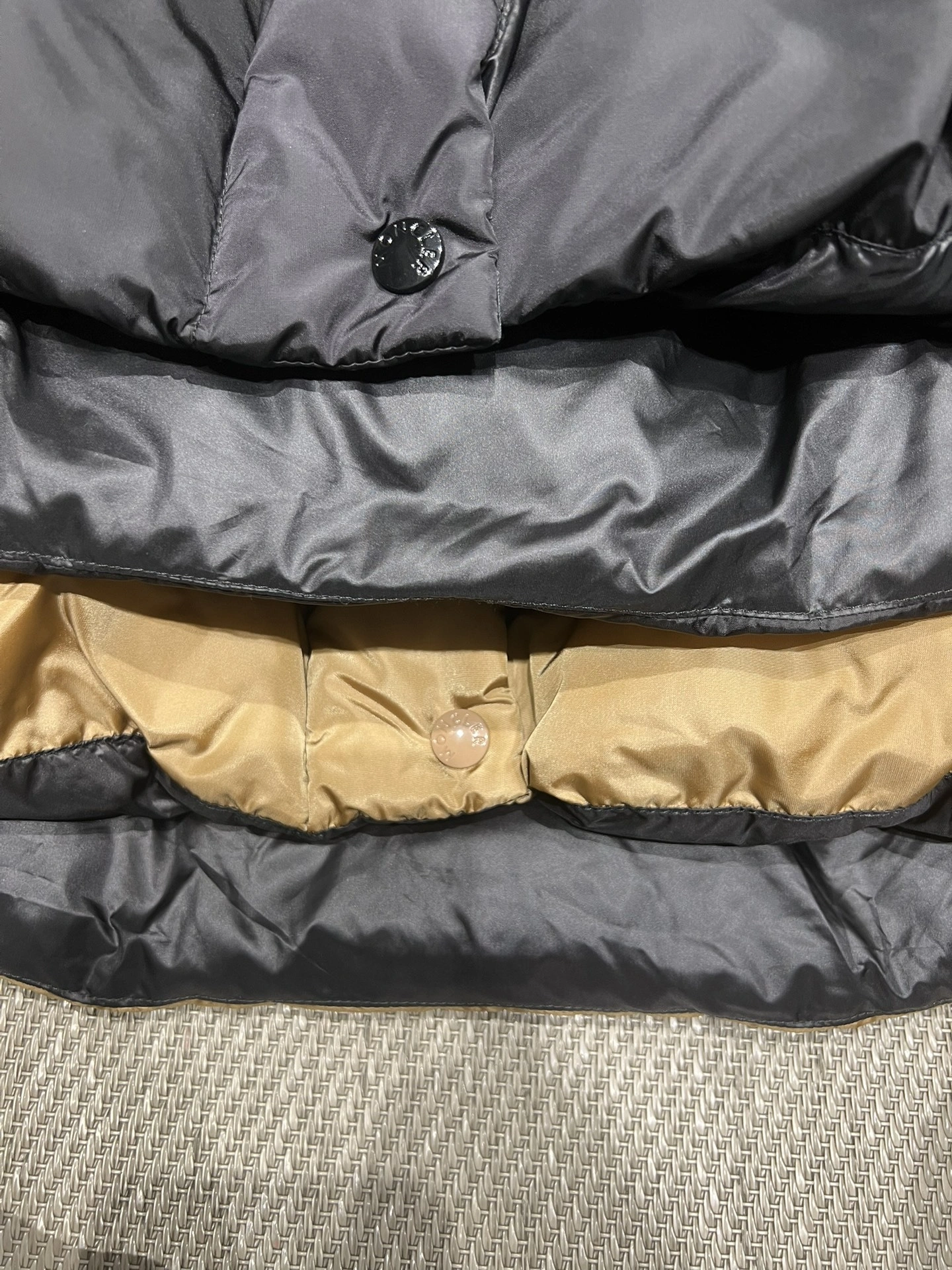 Victoria- 7o9385r Down jacket nylon white goose down 2Colour item:E-F140K1675-2H