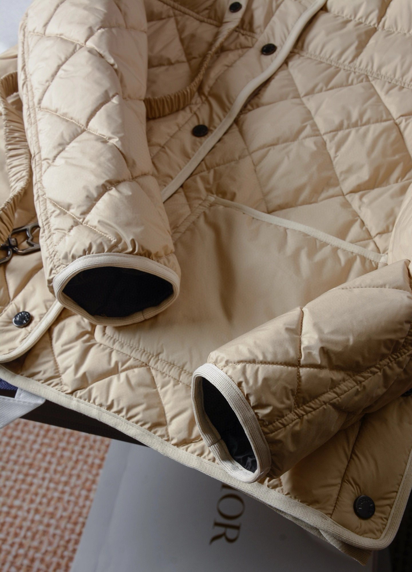 Victoria- 7o9385r Down jacket white goose down 2colour item:E-F020I2003-2