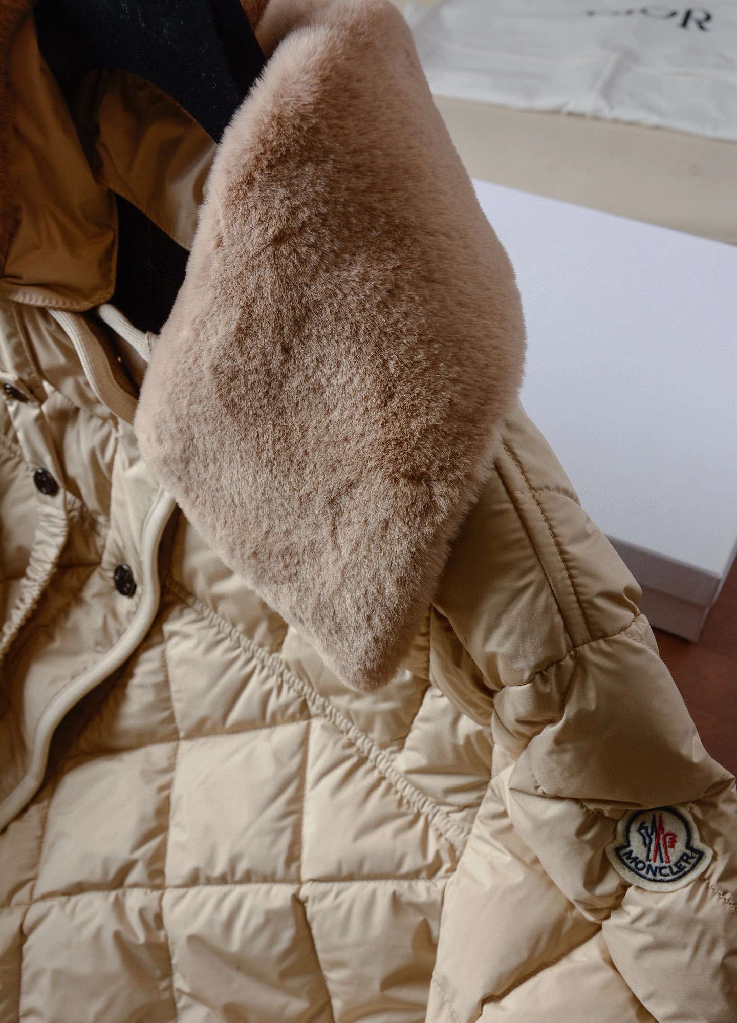 Victoria- 7o9385r Down jacket white goose down 2colour item:E-F020I2003-2