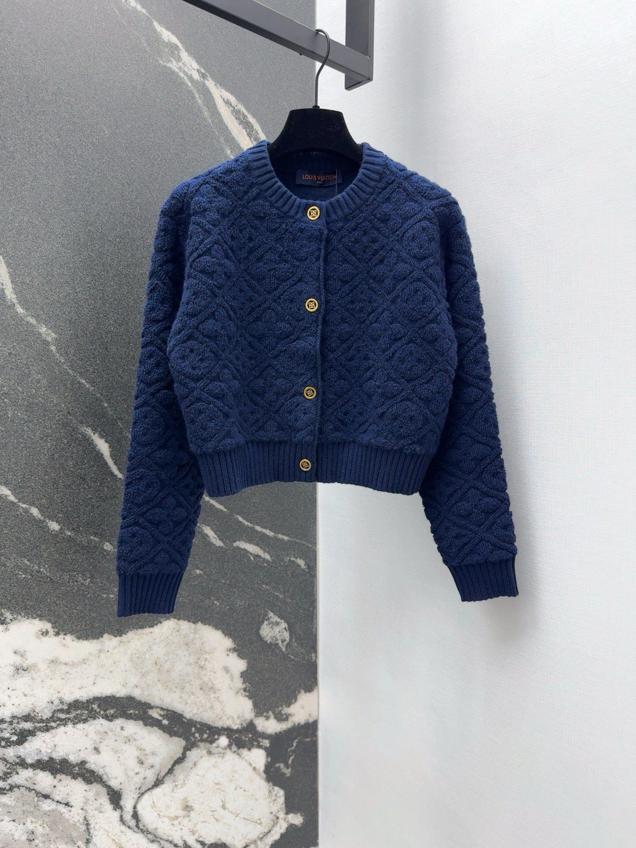 Victoria- 8V MONOGRAM item:E-F240A0303-3