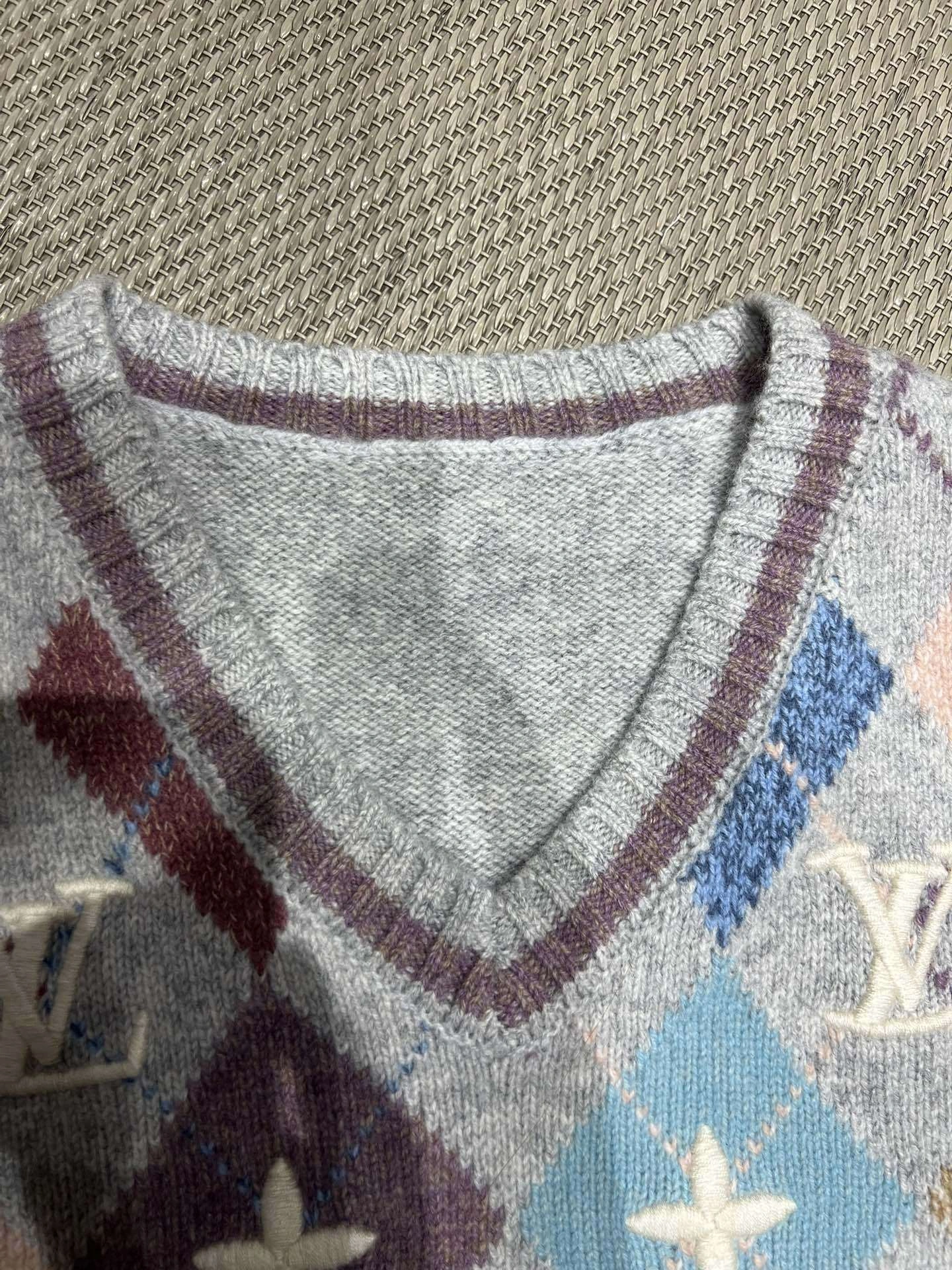 Victoria- 8V Monogram embroidery wool item:F-F140A1424H