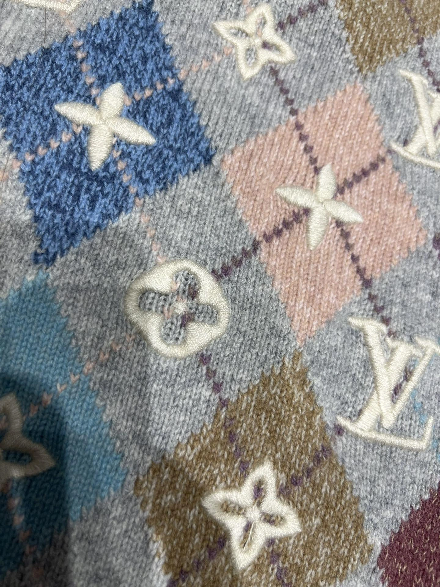 Victoria- 8V Monogram embroidery wool item:F-F140A1424H