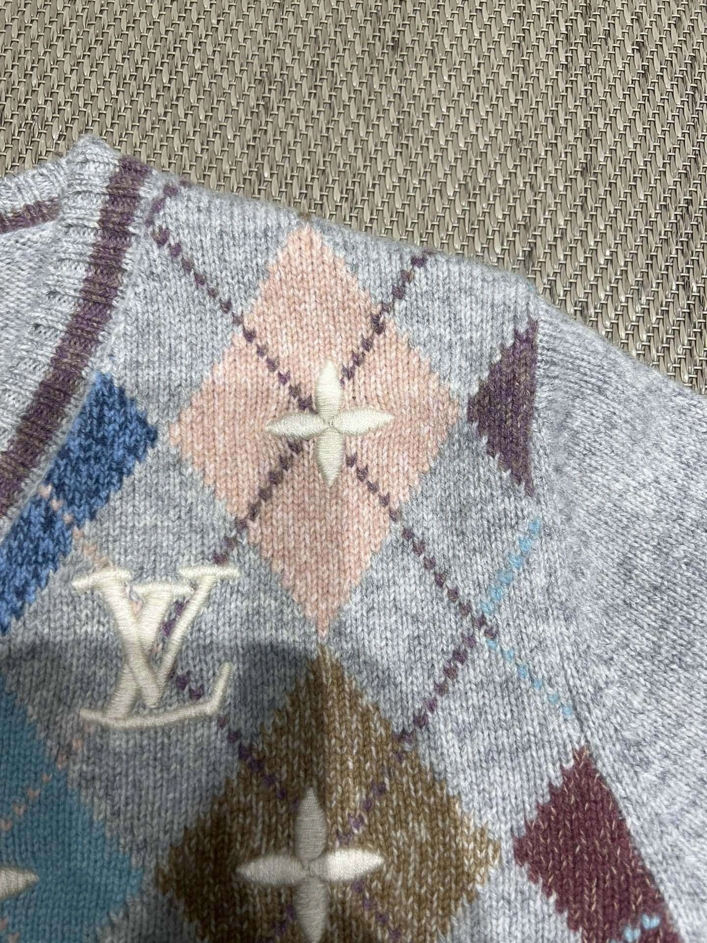 Victoria- 8V Monogram embroidery wool item:F-F140A1424H