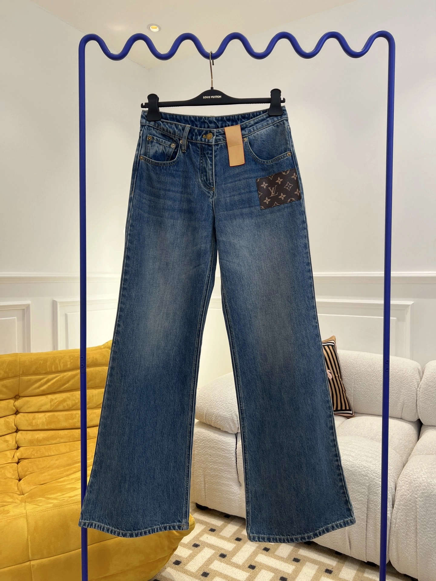 Victoria- 8V item:D-F240H2634