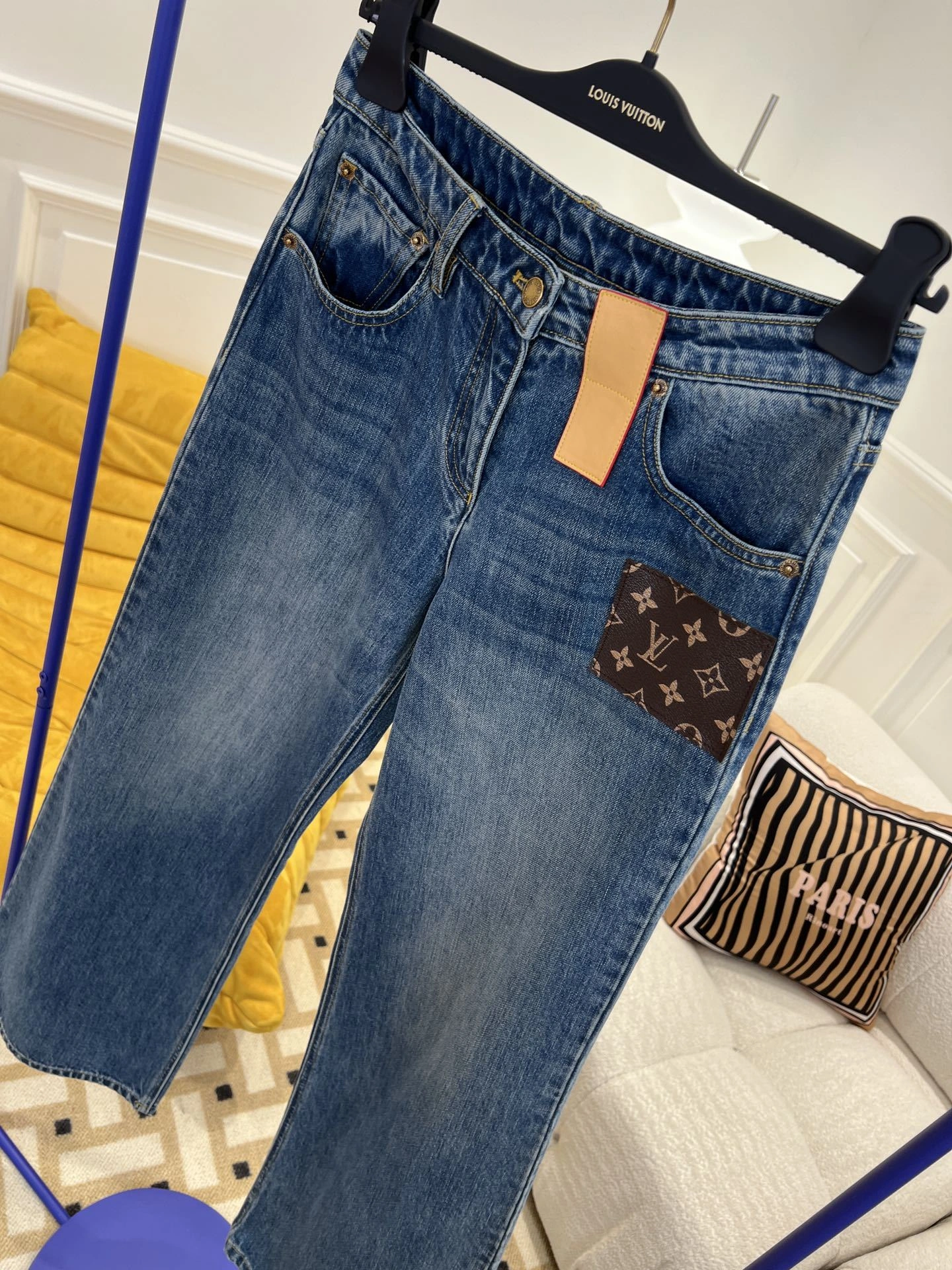 Victoria- 8V item:D-F240H2634