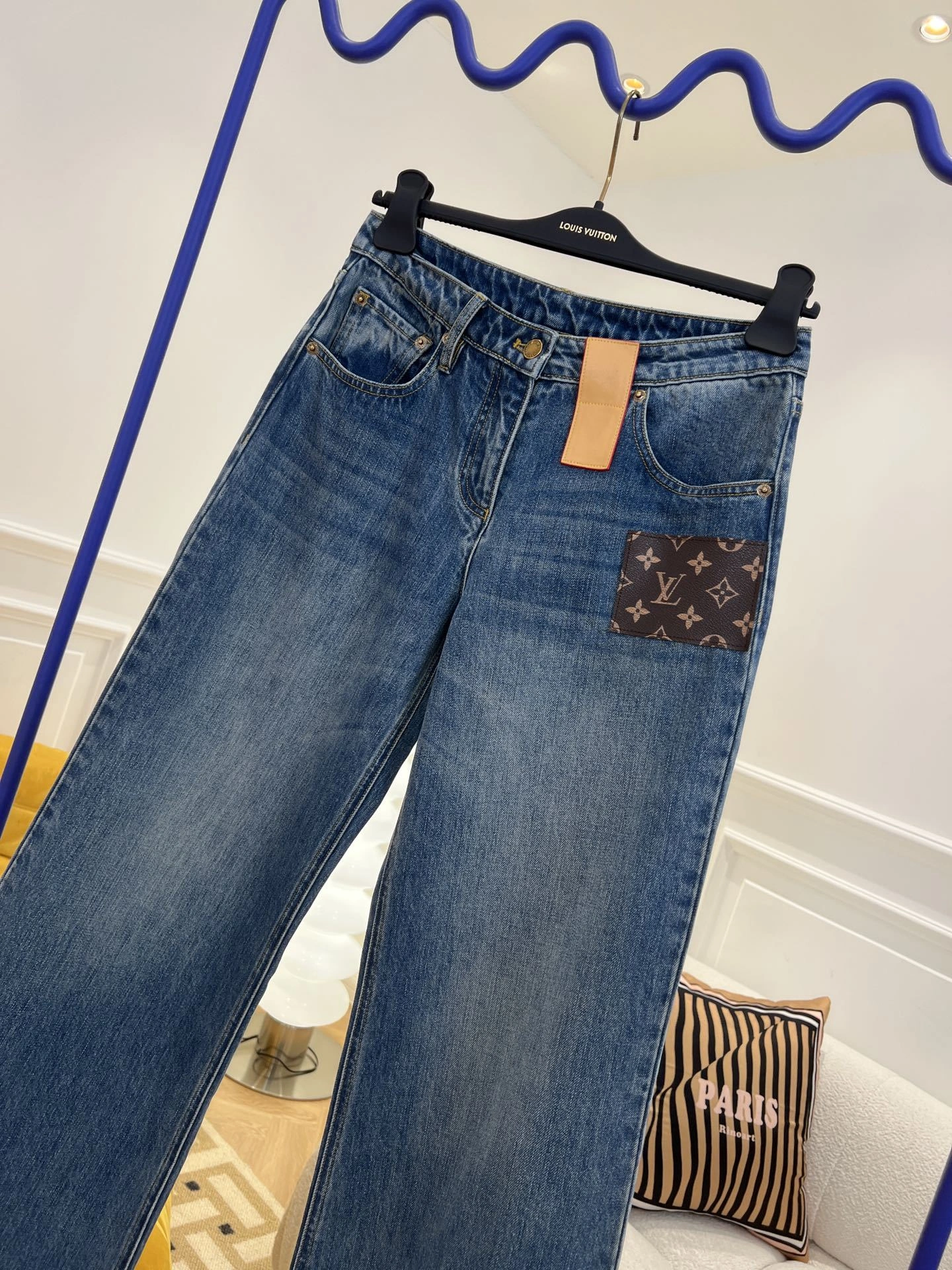 Victoria- 8V item:D-F240H2634