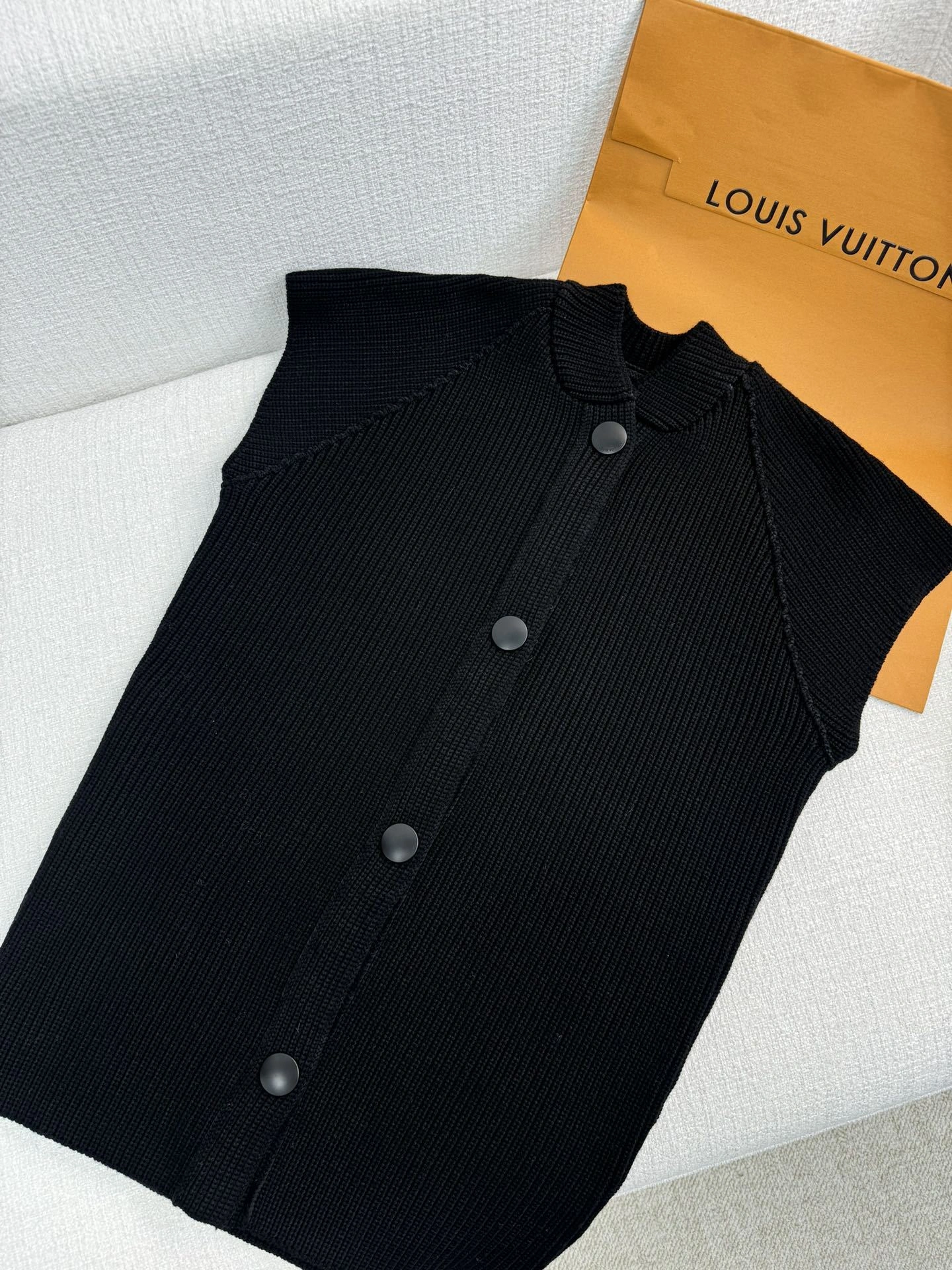 Victoria- 8V wool item:D-F240J0506