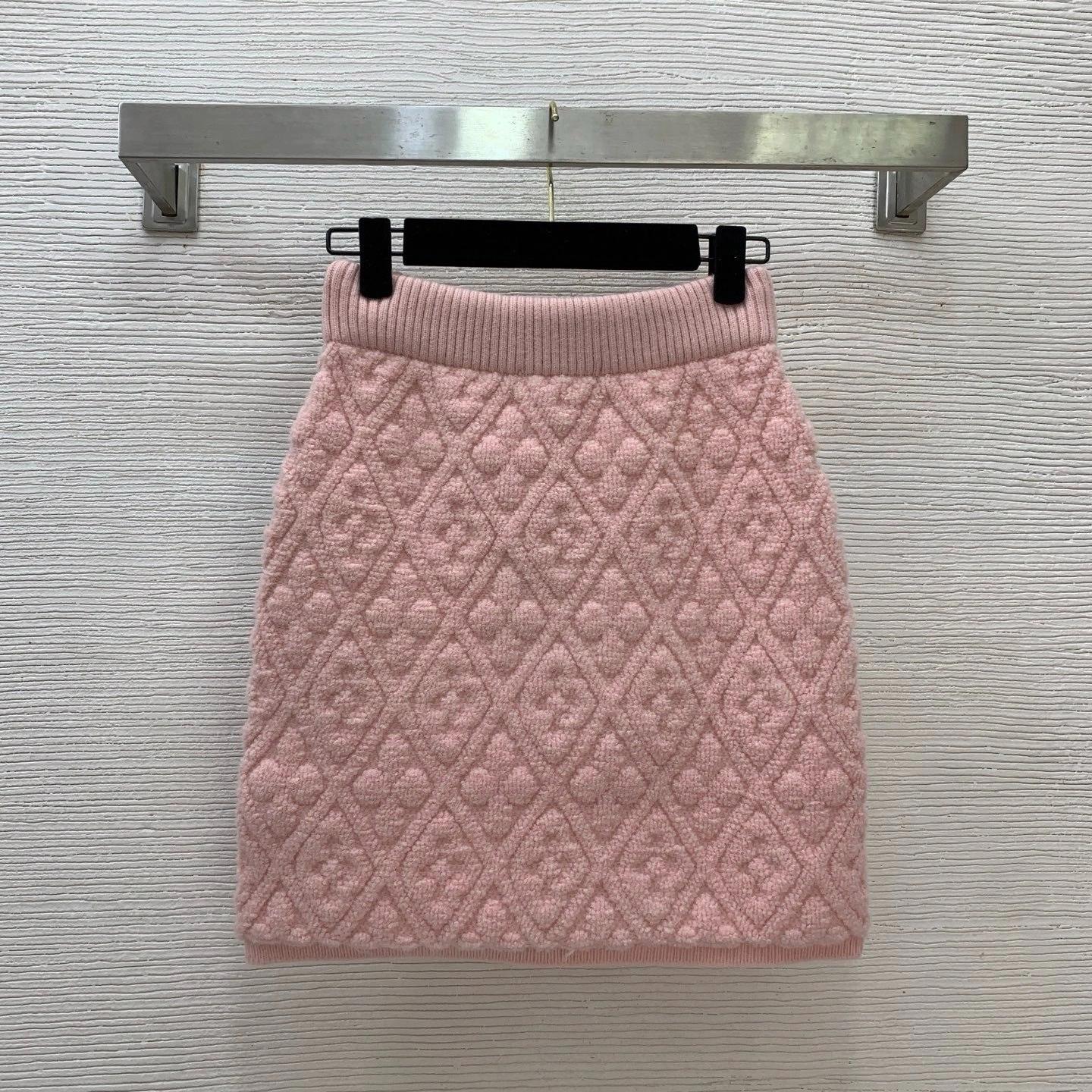 Victoria- 8V wool item:E-F044K0240