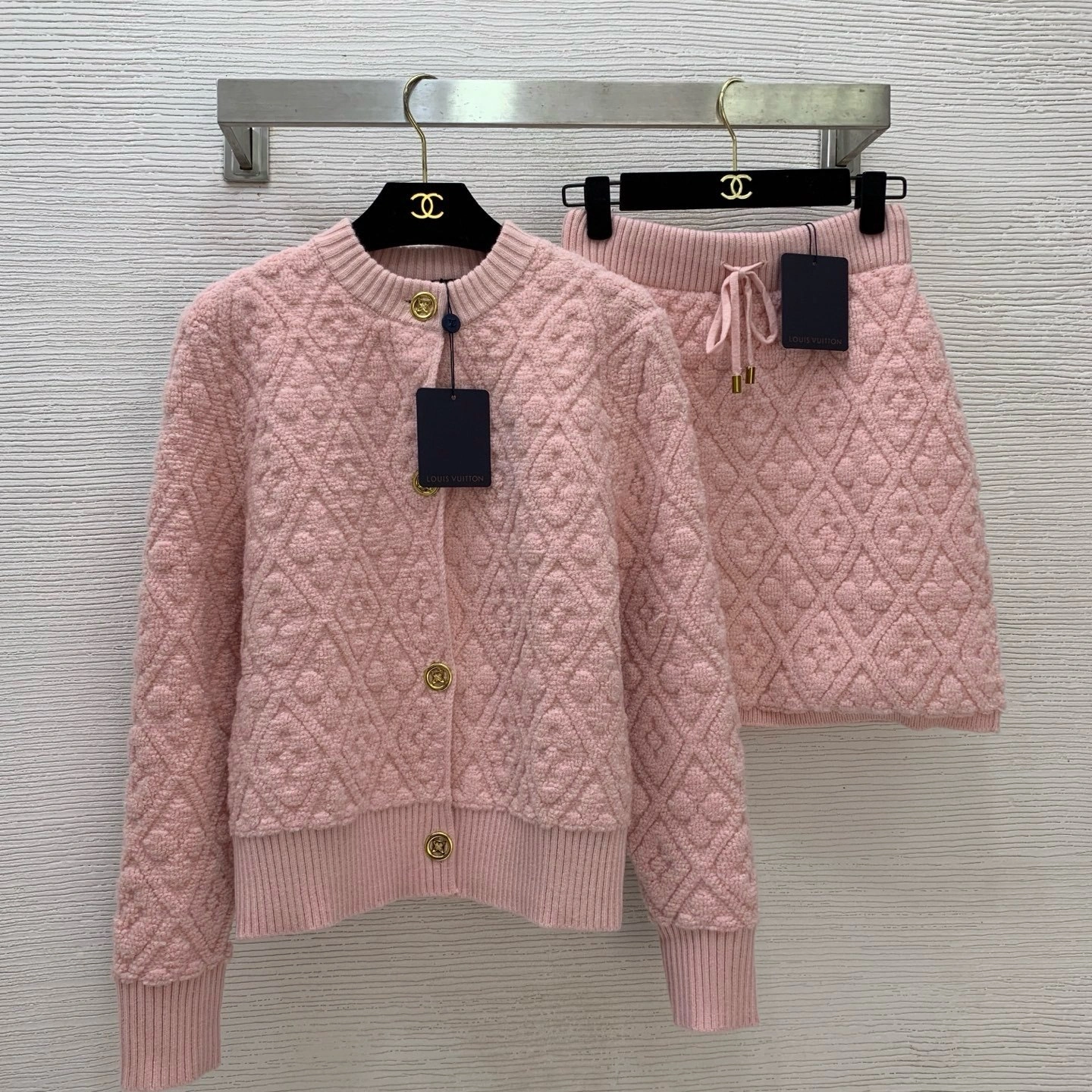 Victoria- 8V wool item:E-F044K0240