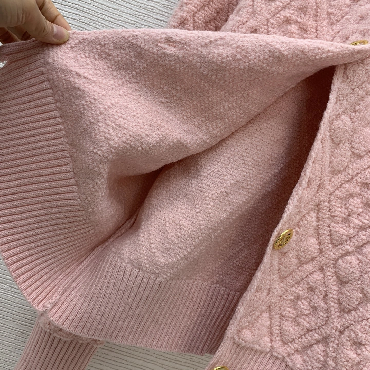 Victoria- 8V wool item:E-F044K0240