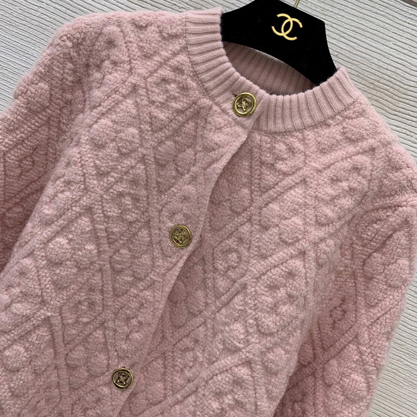 Victoria- 8V wool item:E-F044K0240