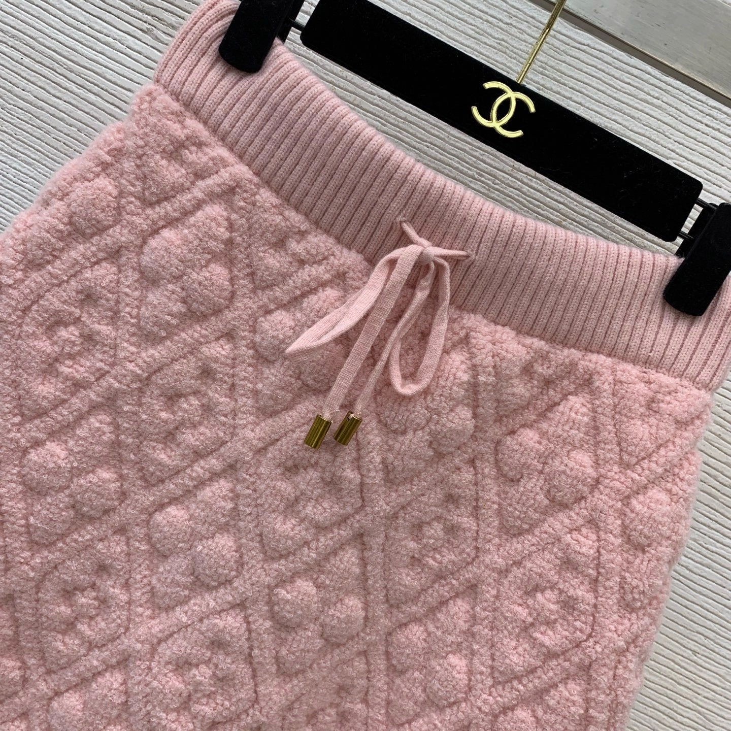 Victoria- 8V wool item:E-F044K0240