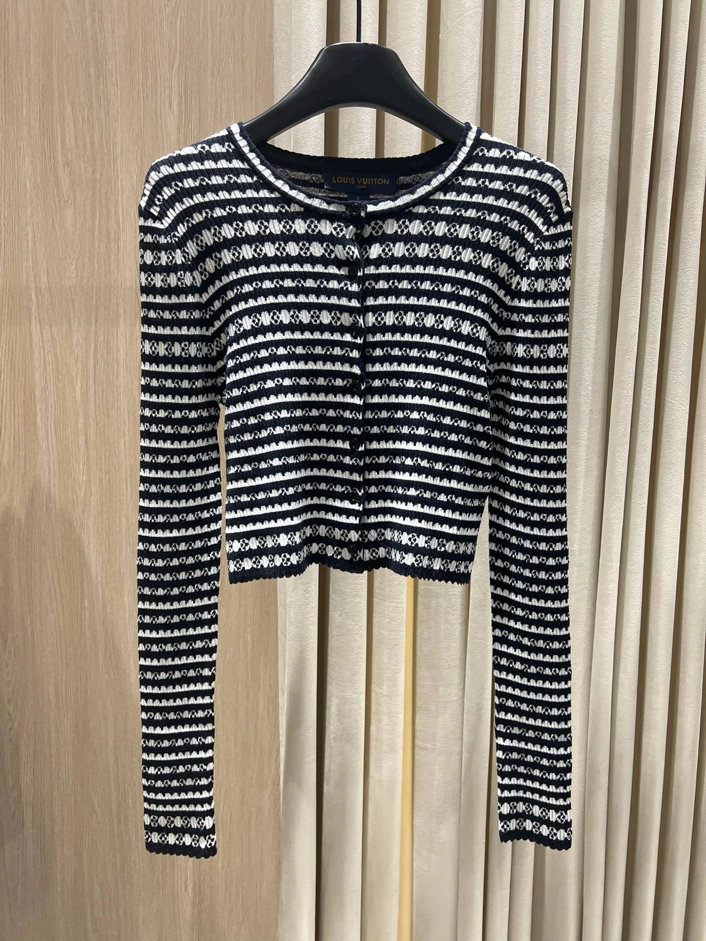 Victoria- 8V wool item:E-F140I2704H