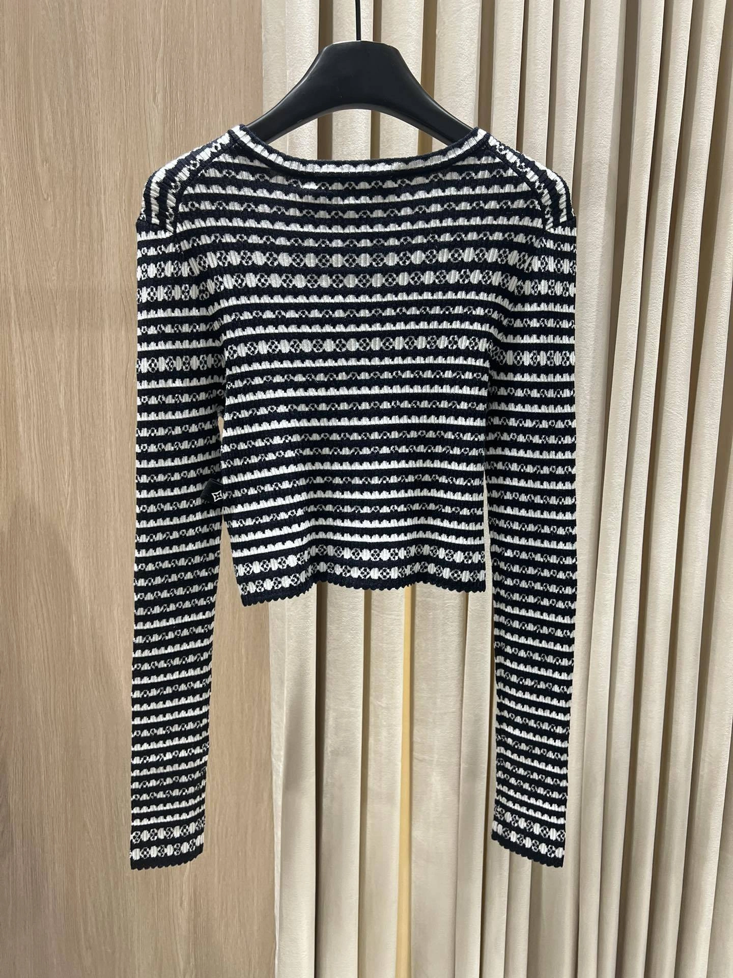 Victoria- 8V wool item:E-F140I2704H