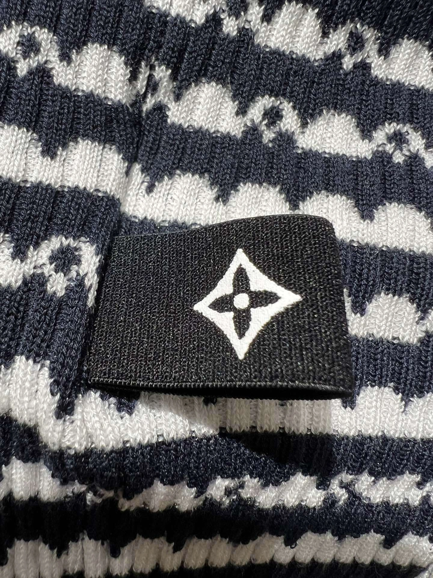 Victoria- 8V wool item:E-F140I2704H