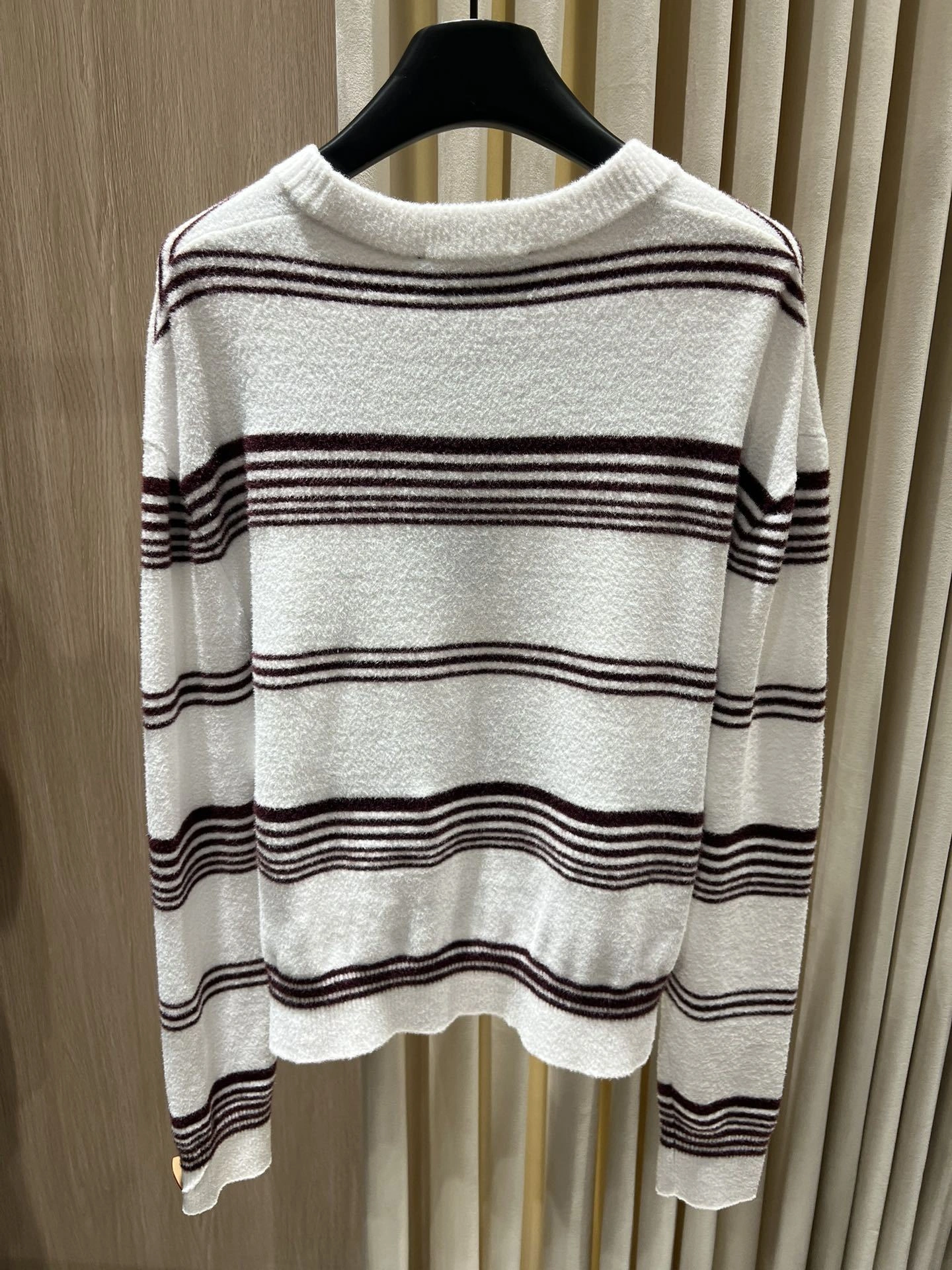 Victoria- 8V wool item:E-F140I2705H