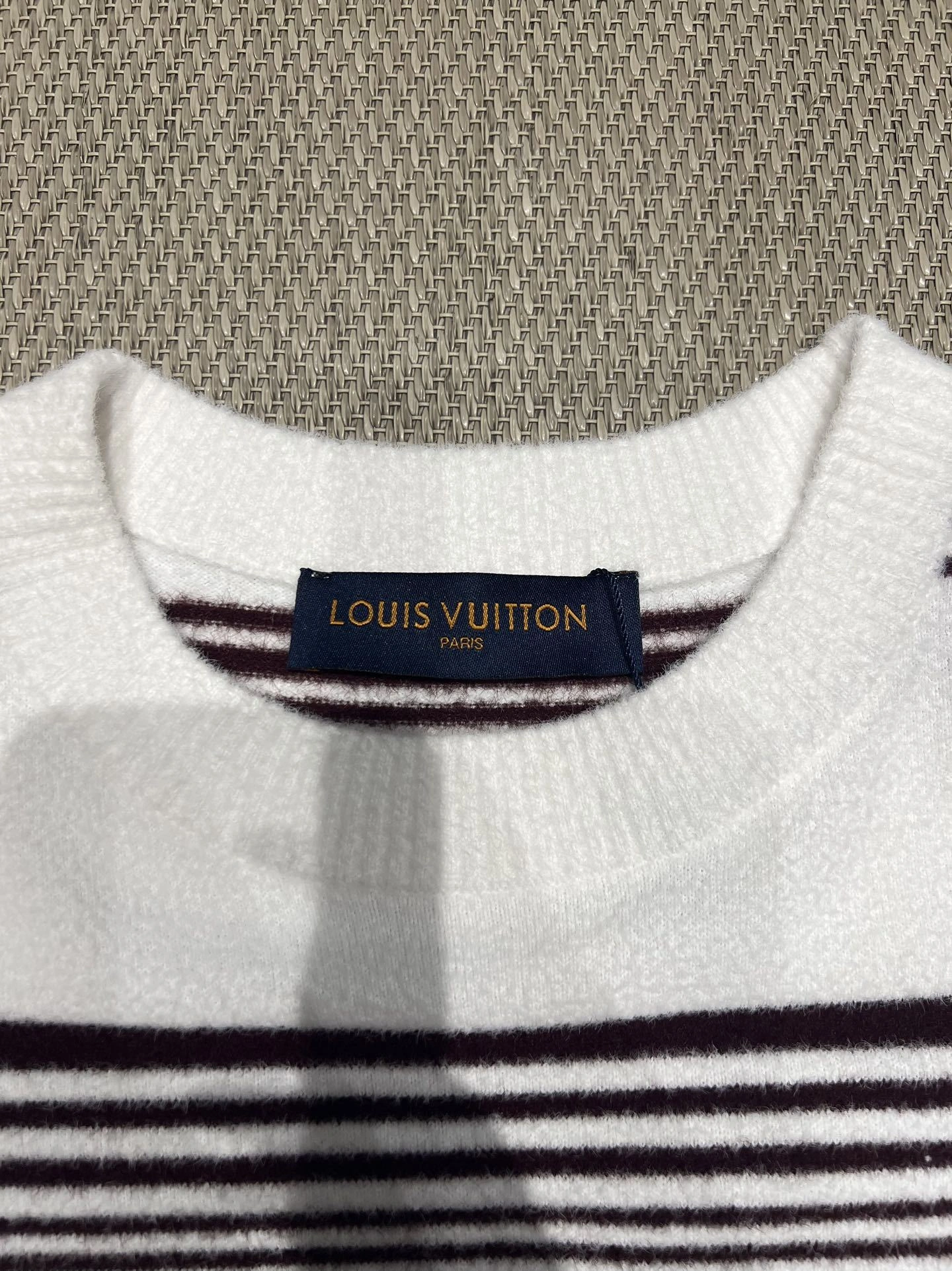 Victoria- 8V wool item:E-F140I2705H