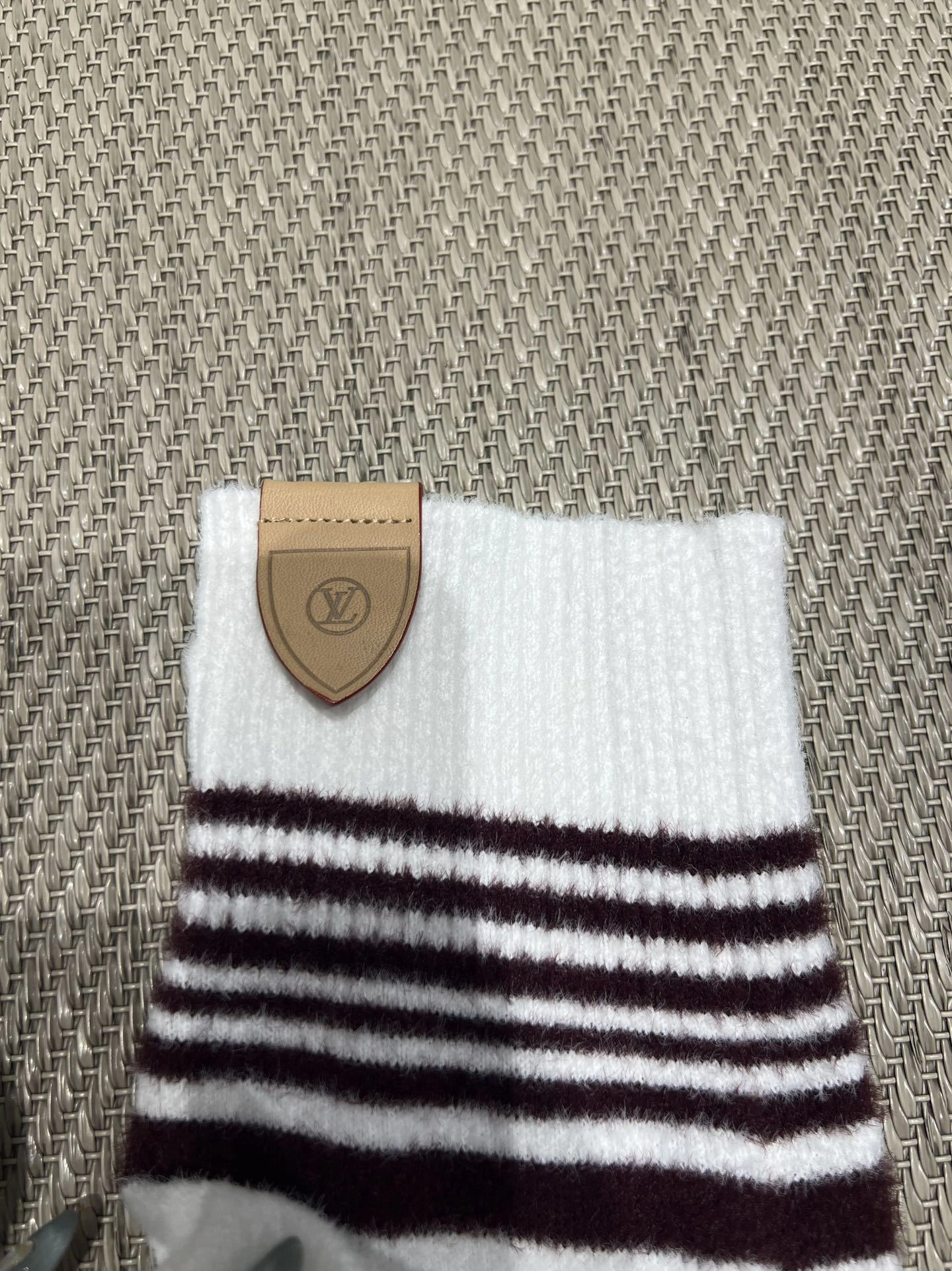 Victoria- 8V wool item:E-F140I2705H