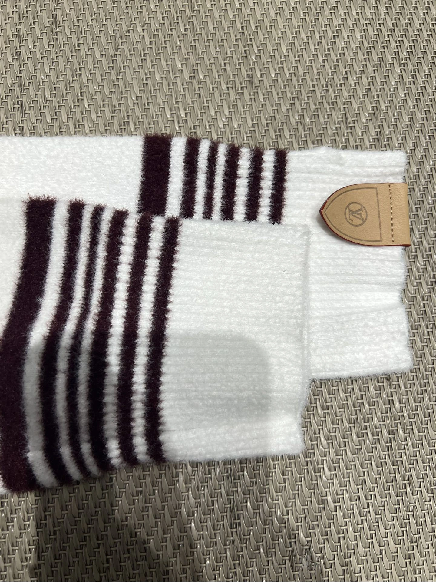 Victoria- 8V wool item:E-F140I2705H