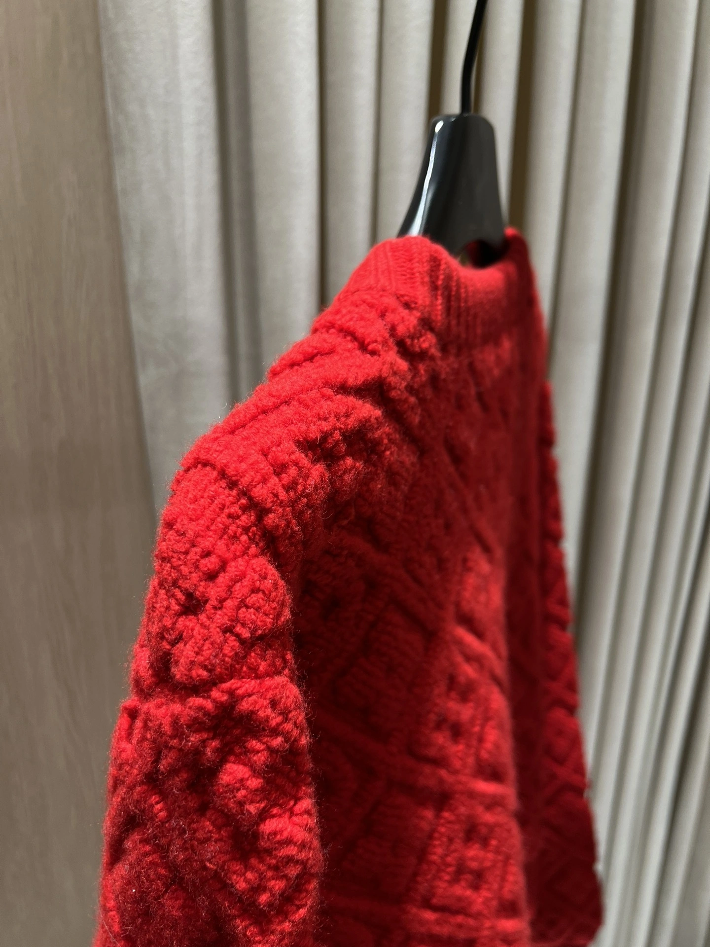 Victoria- 8V wool item:F-F140A1425H