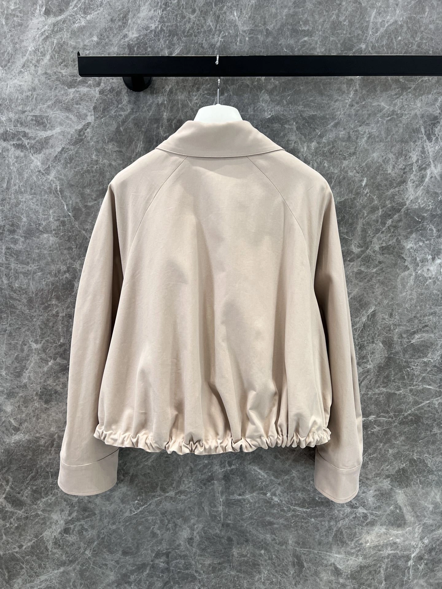 Victoria- 8o5w5 item:E-F240B2319