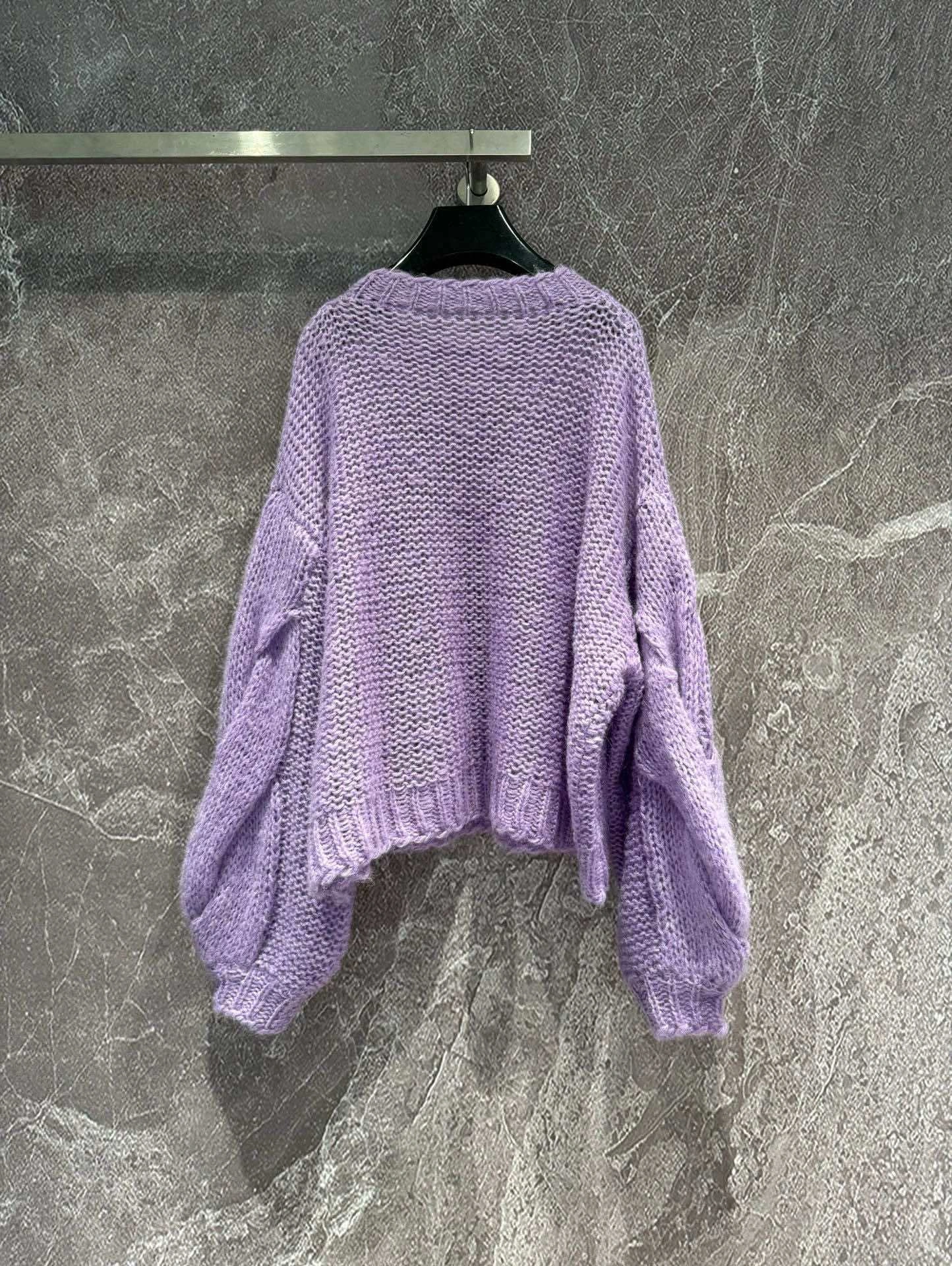 Victoria- 8o5w5 oversized 4colour item:D-F240H2646-4